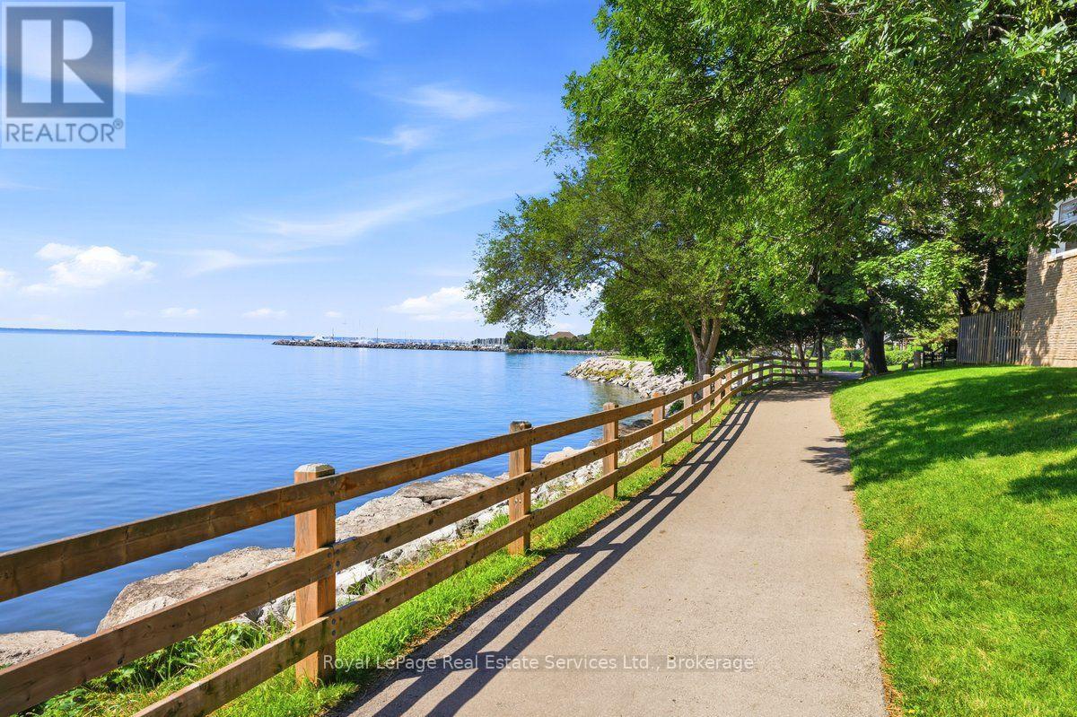 5 - 2120 MARINE DRIVE, Oakville, Ontario