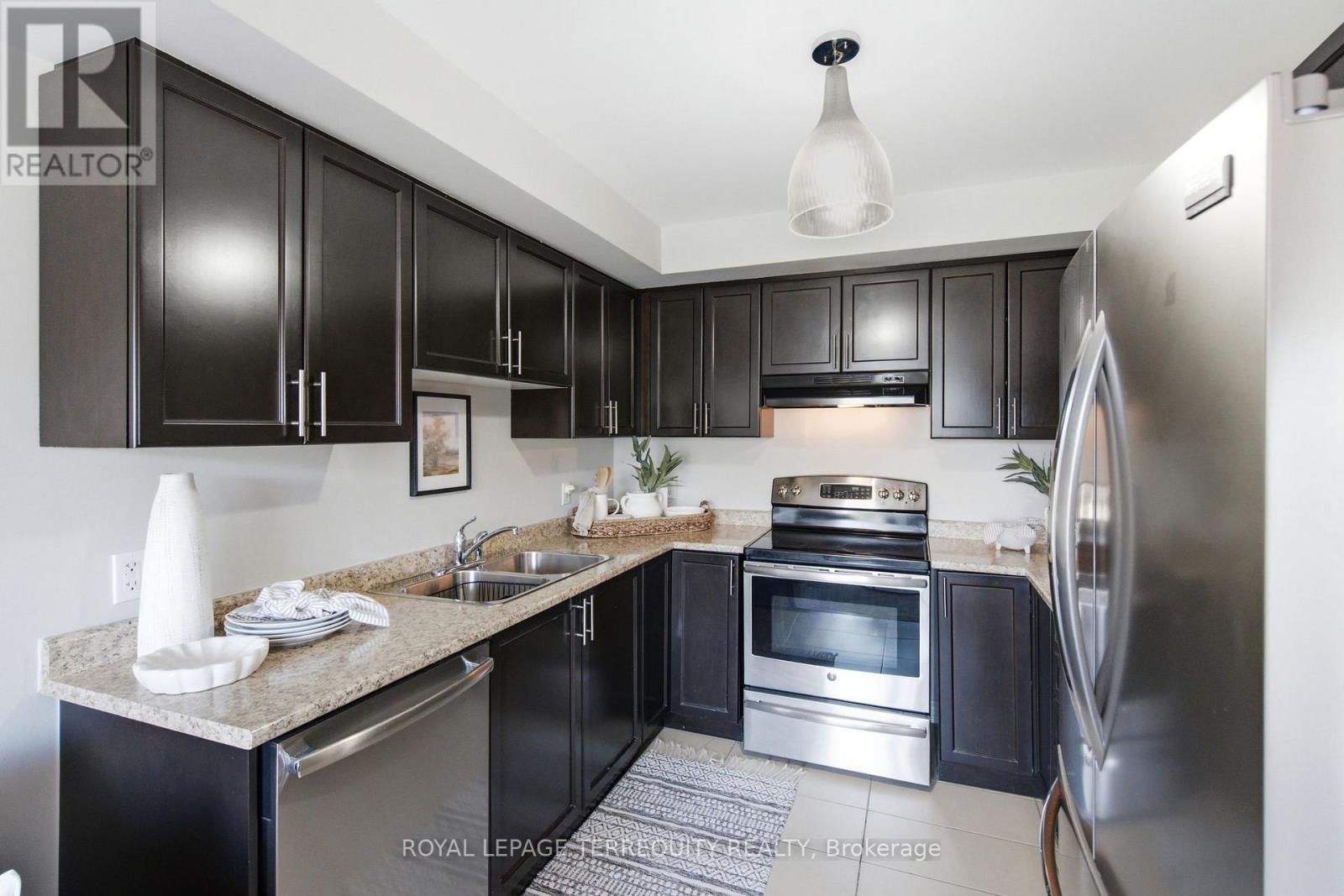 52 Artania Street, Oshawa, Ontario  L1L 0E6 - Photo 16 - E13749626