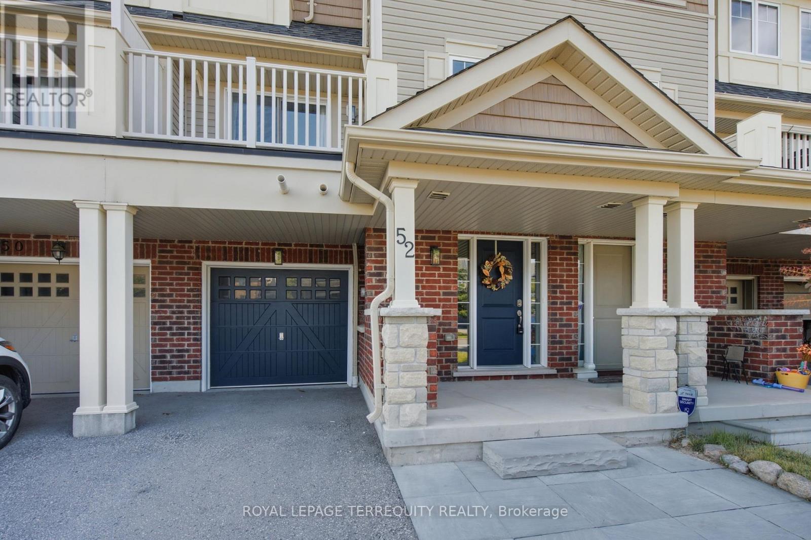 52 Artania Street, Oshawa, Ontario  L1L 0E6 - Photo 2 - E13749626