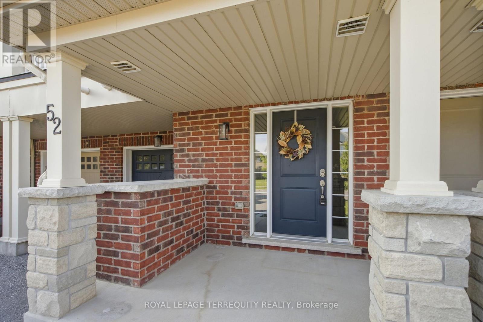 52 Artania Street, Oshawa, Ontario  L1L 0E6 - Photo 3 - E13749626