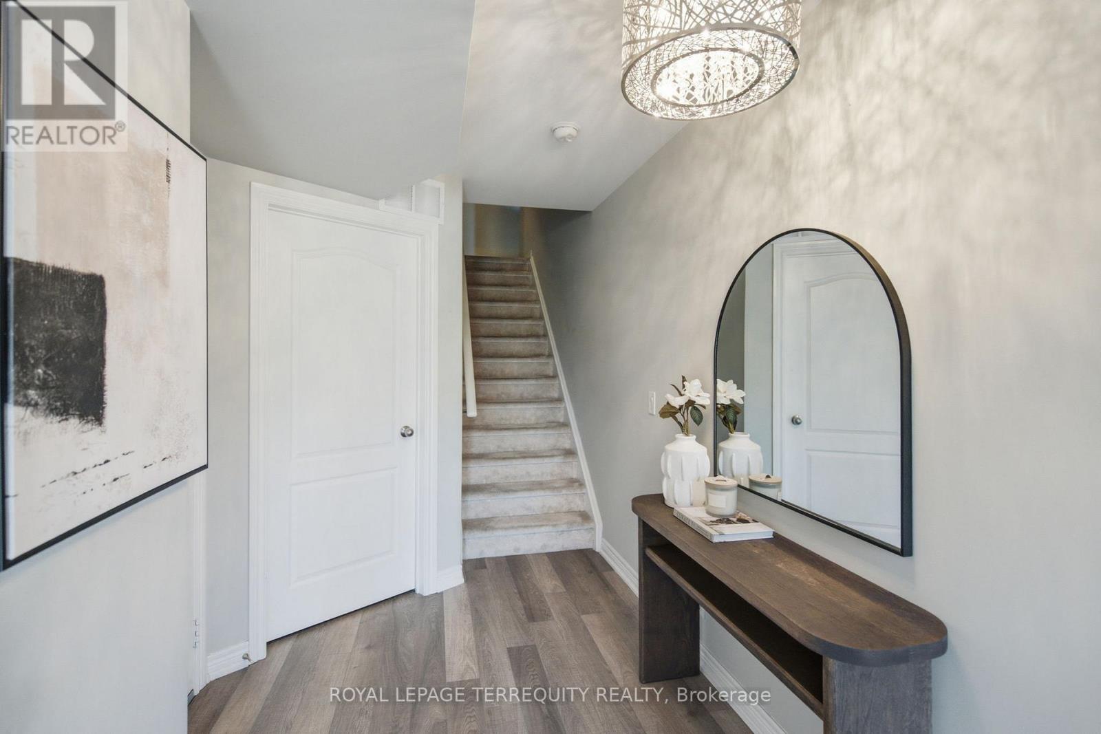52 Artania Street, Oshawa, Ontario  L1L 0E6 - Photo 5 - E13749626