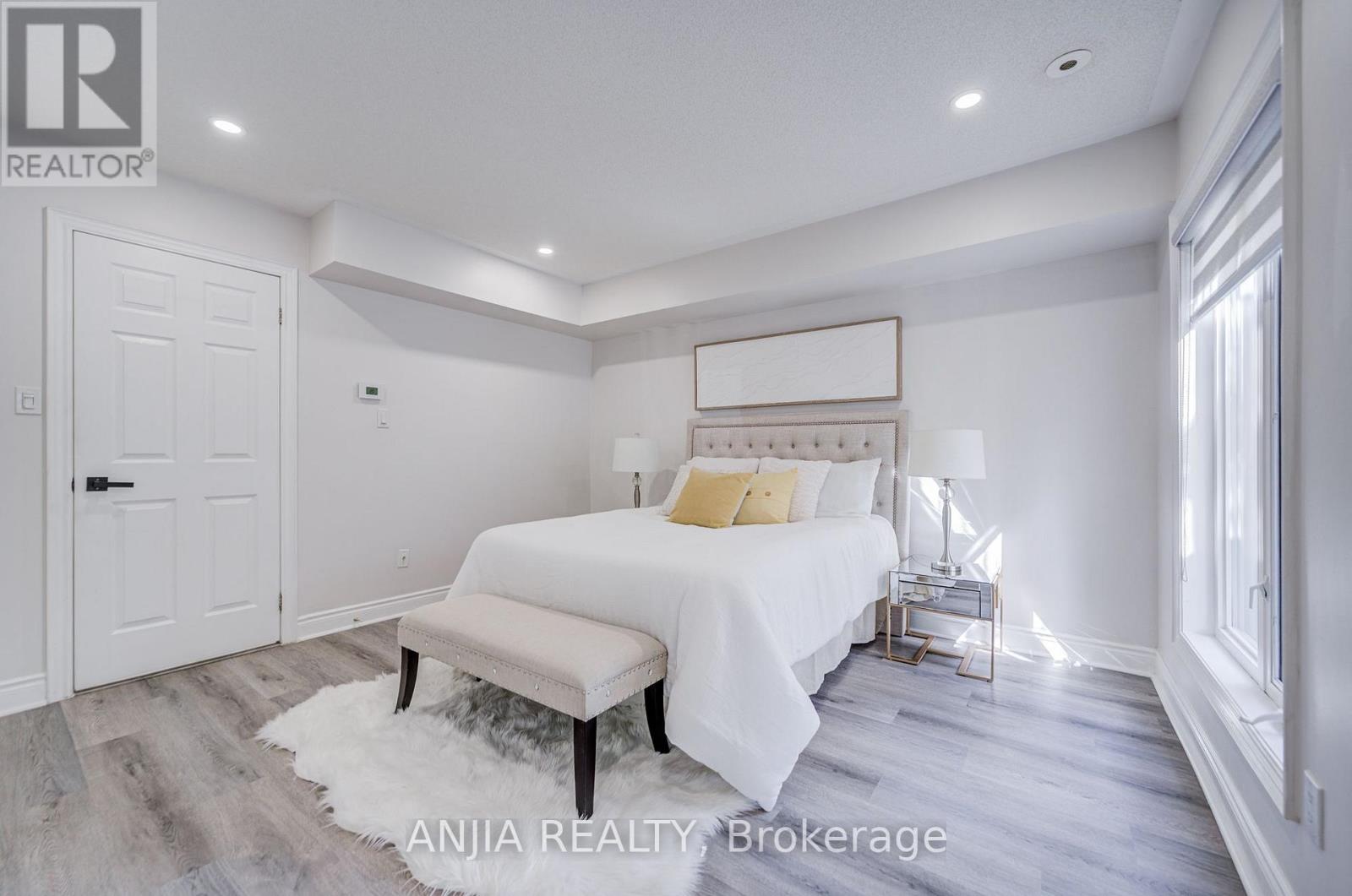 25 Galleria Parkway, Markham, Ontario  L3T 0A4 - Photo 11 - N13749646