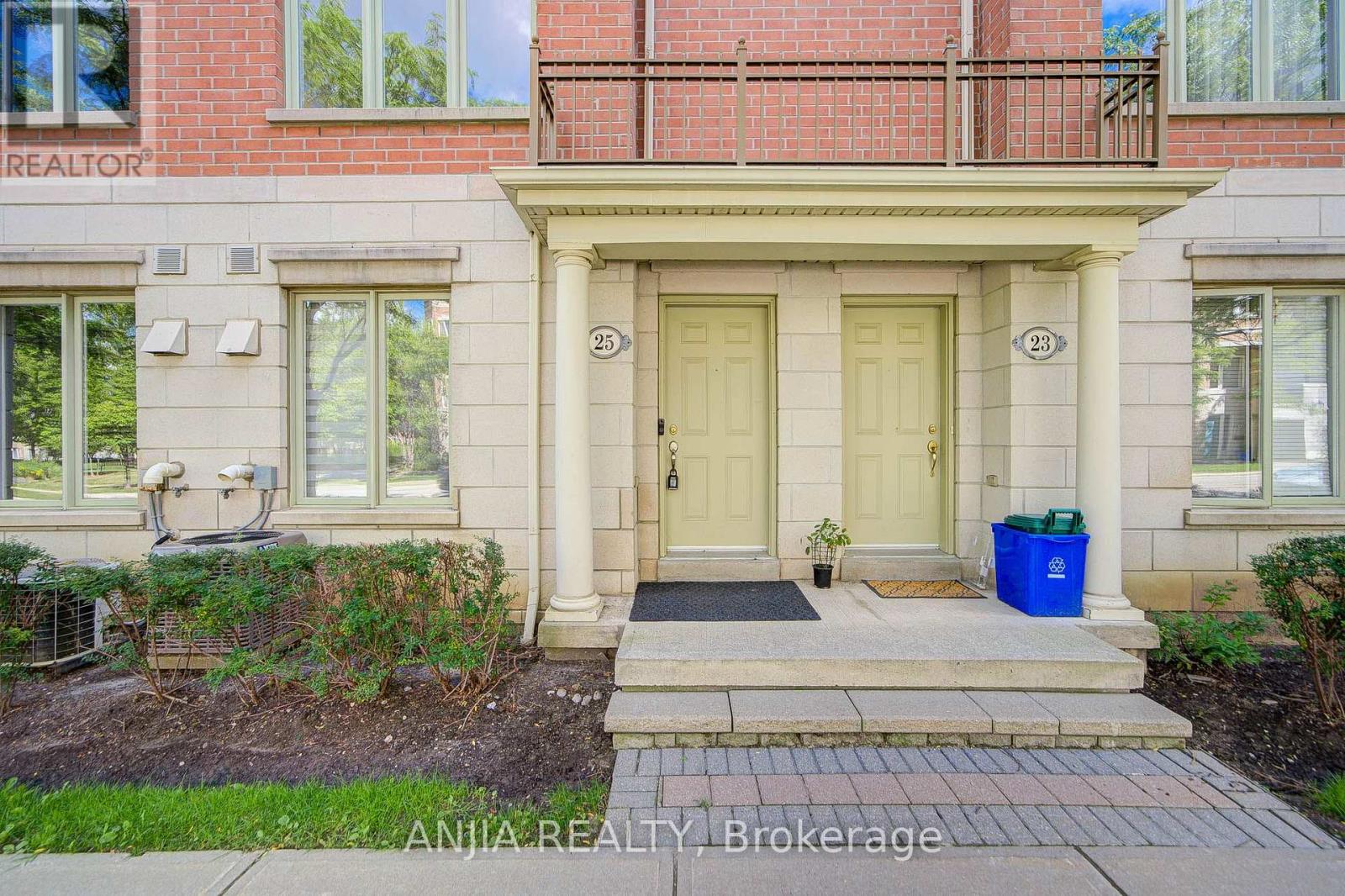 25 Galleria Parkway, Markham, Ontario  L3T 0A4 - Photo 2 - N13749646
