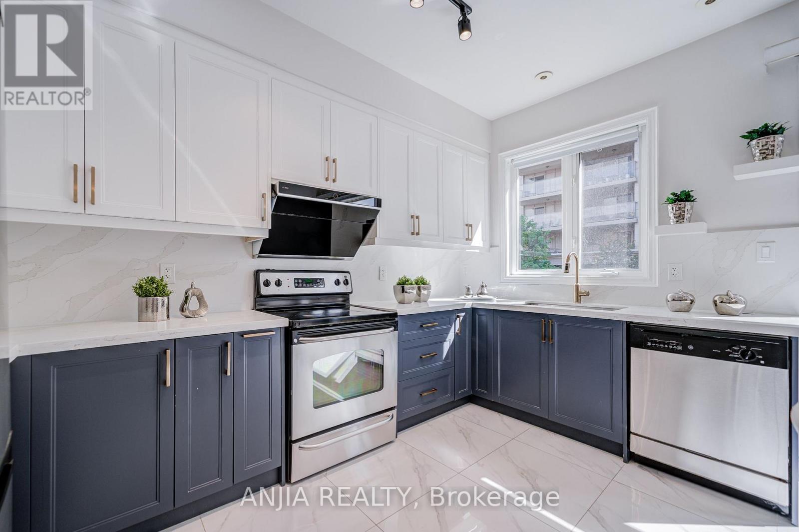 25 Galleria Parkway, Markham, Ontario  L3T 0A4 - Photo 22 - N13749646