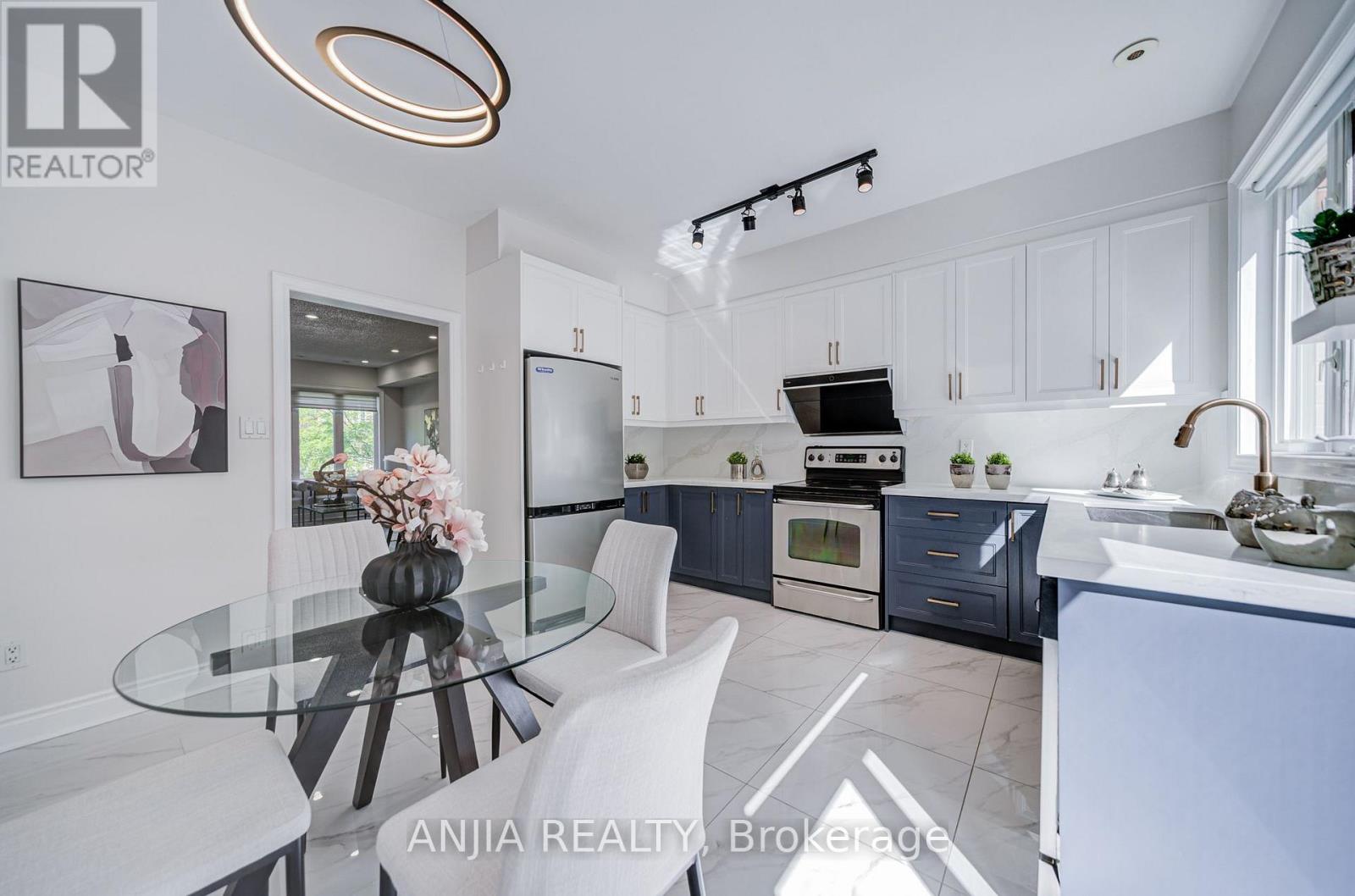 25 Galleria Parkway, Markham, Ontario  L3T 0A4 - Photo 24 - N13749646