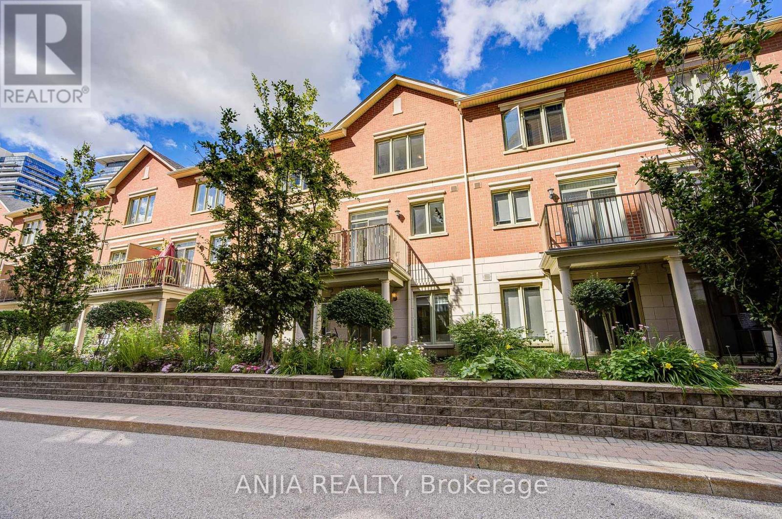 25 Galleria Parkway, Markham, Ontario  L3T 0A4 - Photo 3 - N13749646