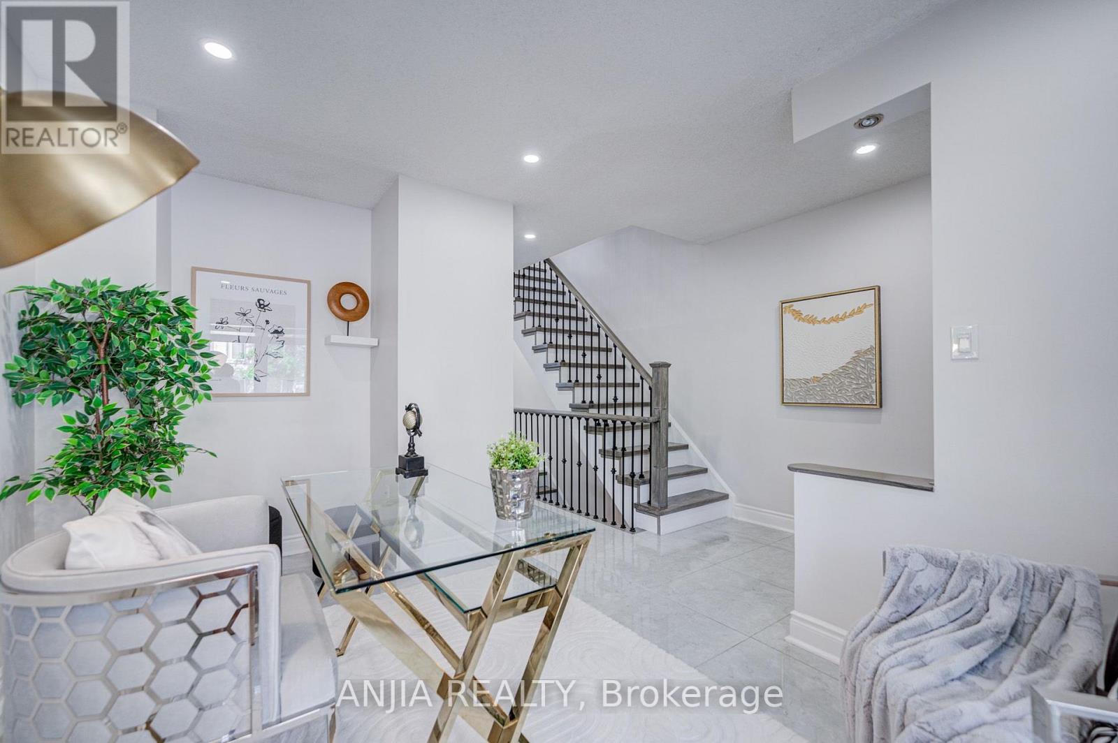 25 Galleria Parkway, Markham, Ontario  L3T 0A4 - Photo 7 - N13749646