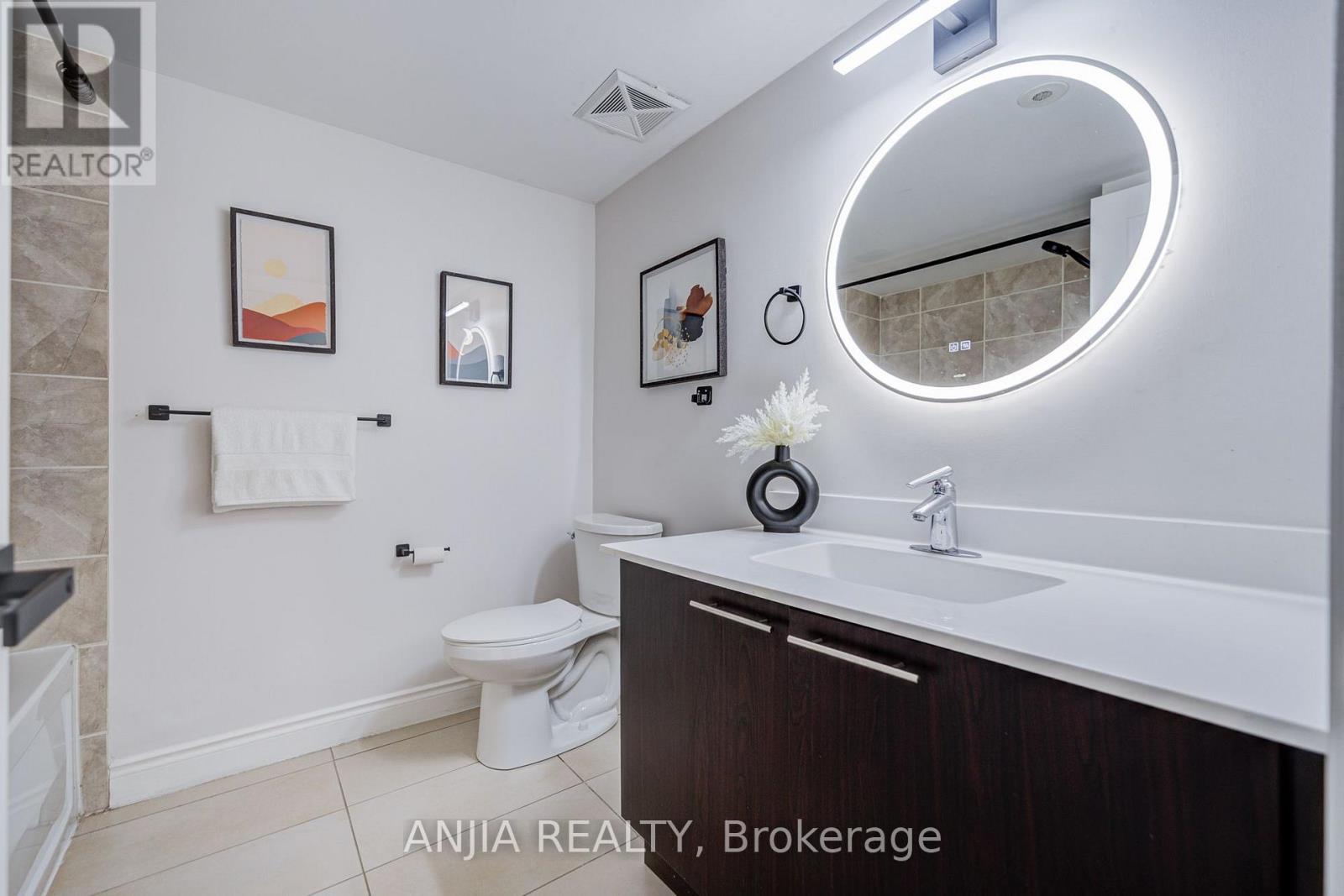 25 Galleria Parkway, Markham, Ontario  L3T 0A4 - Photo 9 - N13749646