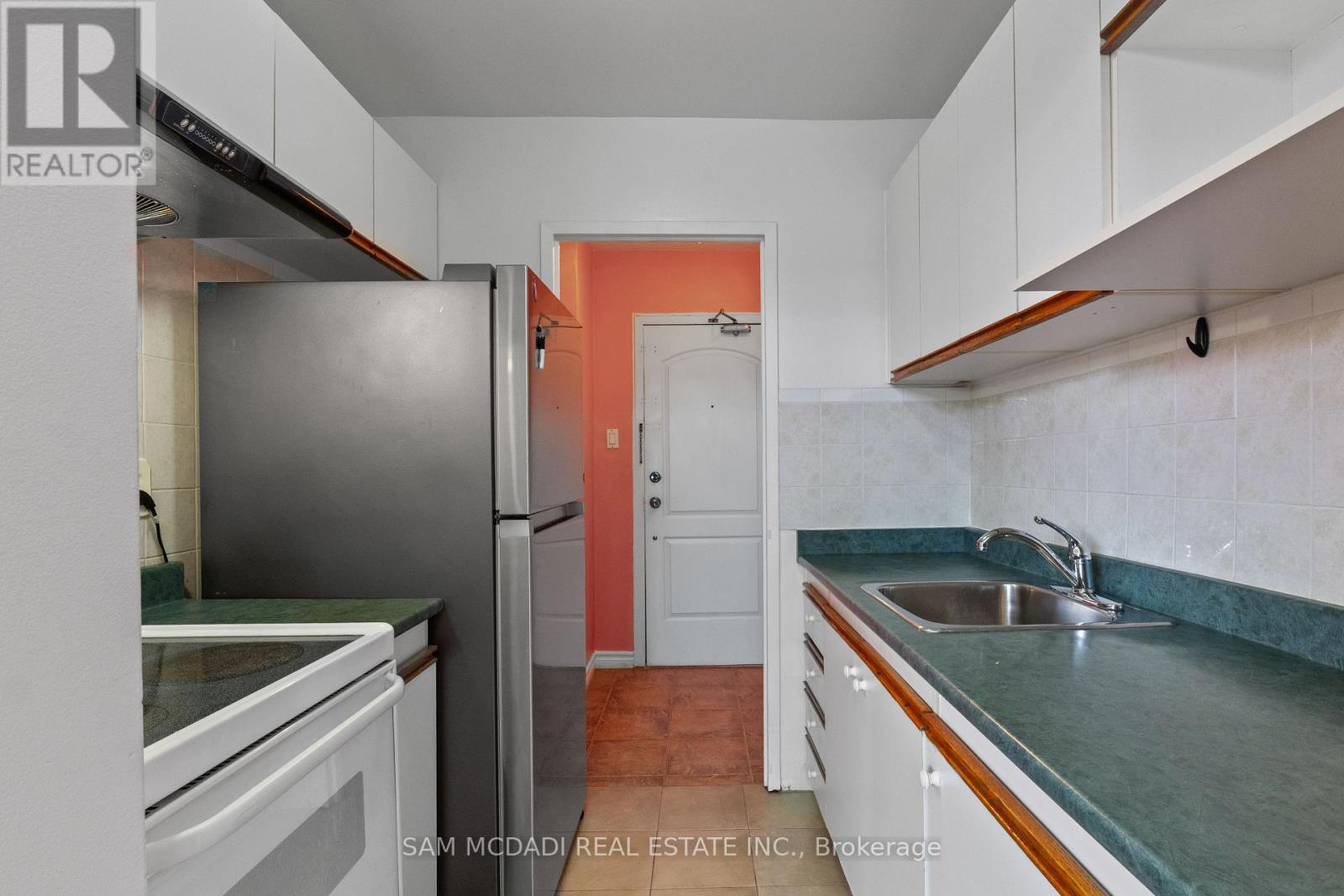 208 - 3145 Queen Frederica Drive, Mississauga, Ontario  L4Y 3A7 - Photo 4 - W13749650