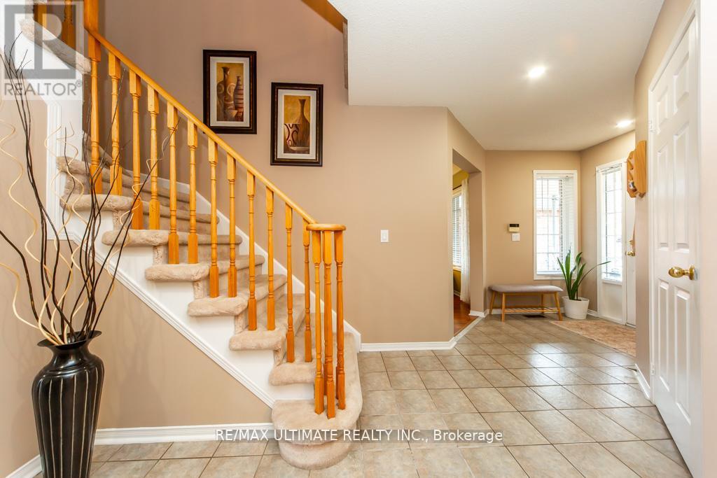 5 Twiss Drive, Barrie, Ontario  L4N 8P3 - Photo 3 - S13747780