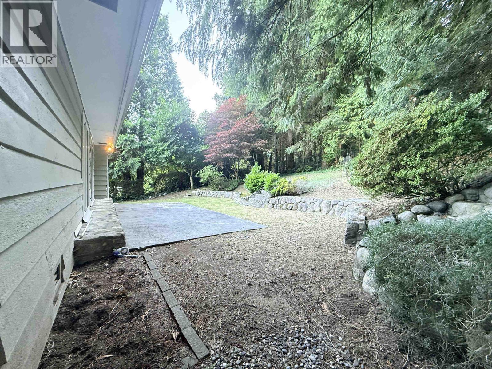 111 Bonnymuir Drive, West Vancouver, British Columbia  V7S 1L4 - Photo 22 - R3161884