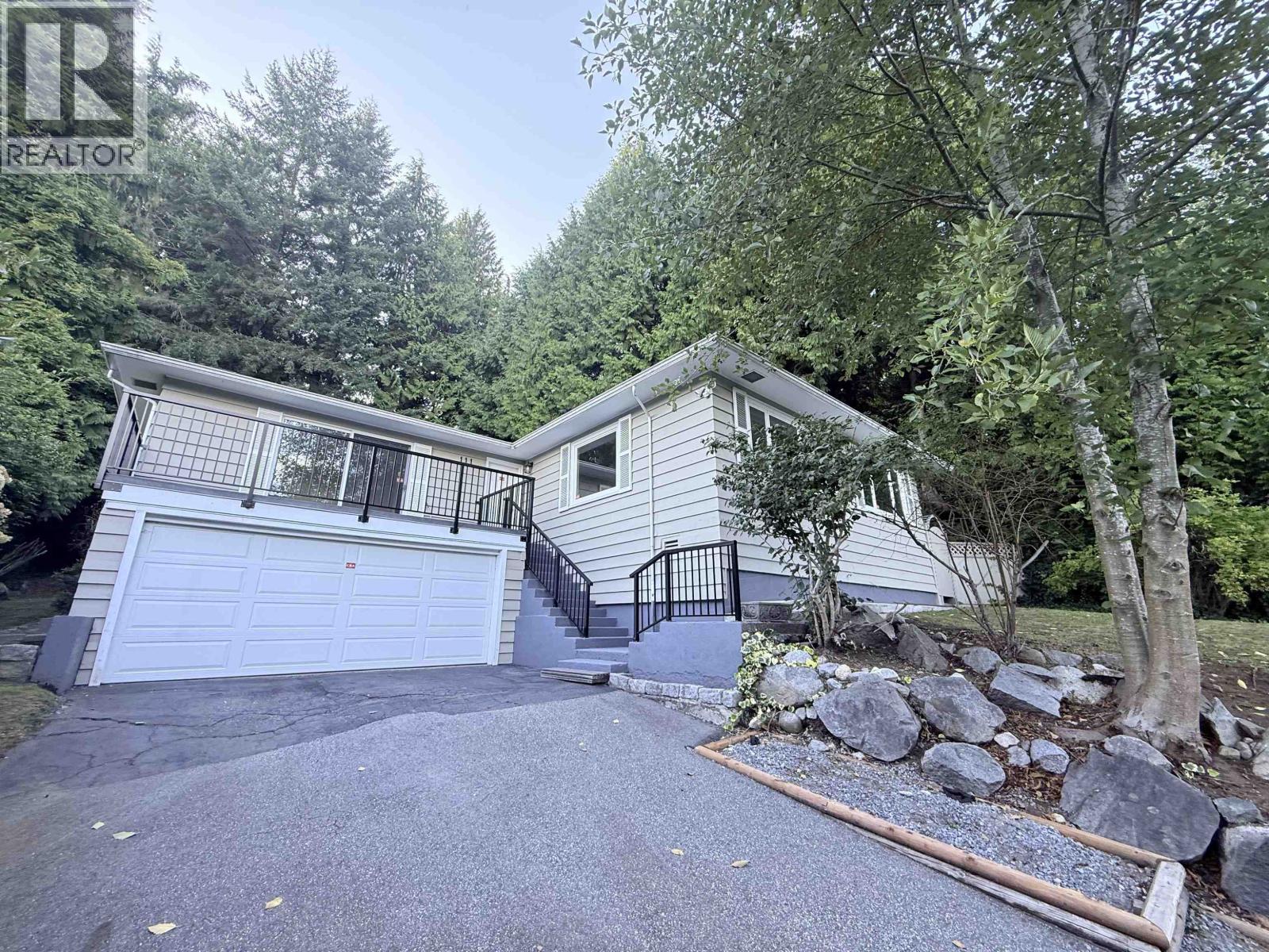 111 Bonnymuir Drive, West Vancouver, British Columbia  V7S 1L4 - Photo 27 - R3161884