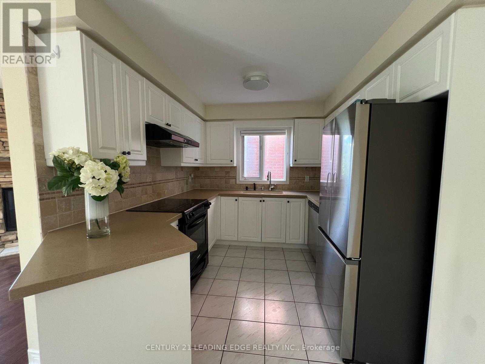 180 Stone Road, Aurora, Ontario  L4G 6Y9 - Photo 4 - N13706188