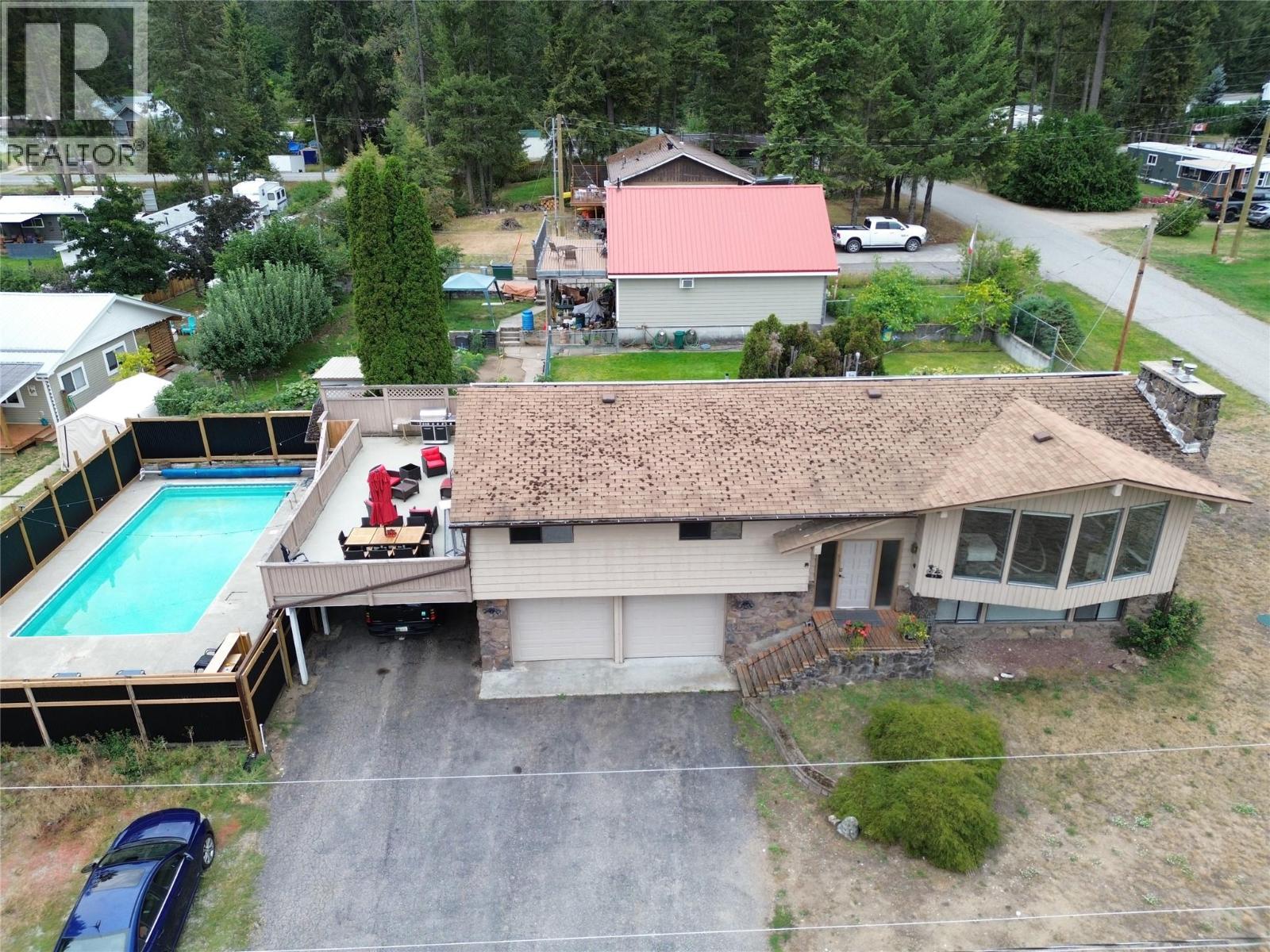 93 Holmes Road, Christina Lake, British Columbia  V0H 1E0 - Photo 6 - 10399519