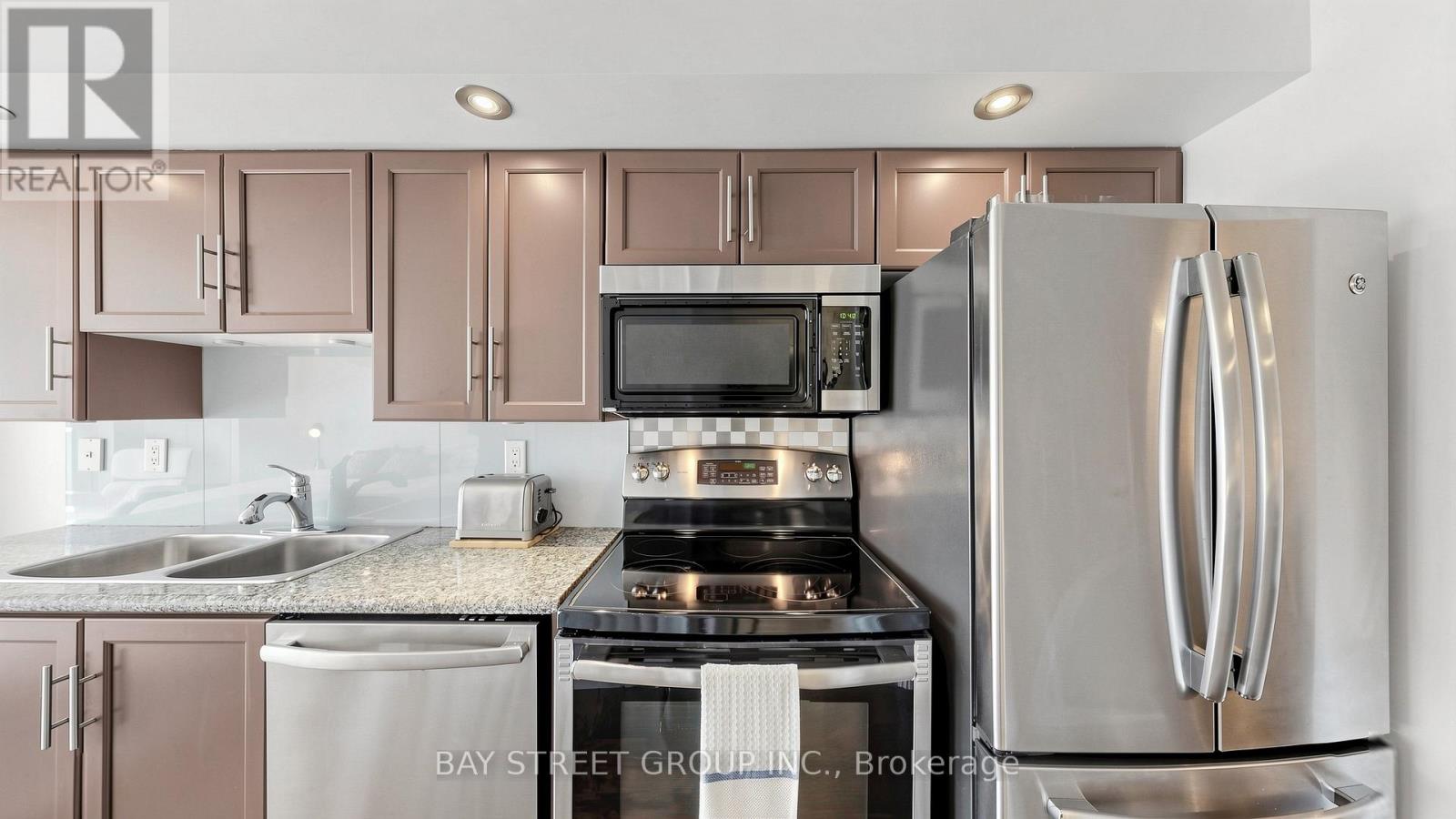 1134 - 250 Wellington Street W, Toronto, Ontario  M5V 3P6 - Photo 12 - C13749698