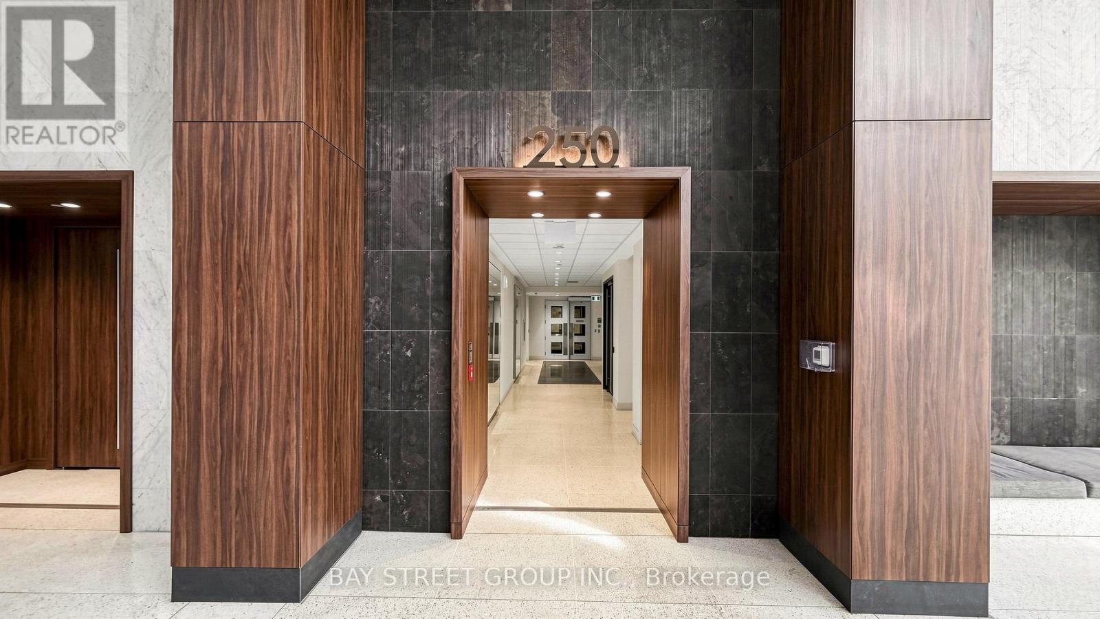 1134 - 250 Wellington Street W, Toronto, Ontario  M5V 3P6 - Photo 2 - C13749698