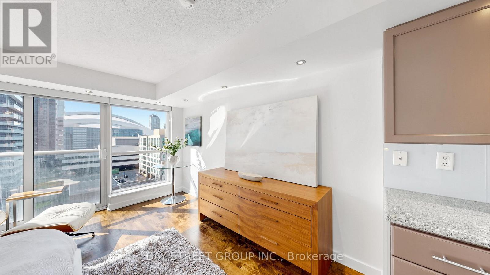 1134 - 250 Wellington Street W, Toronto, Ontario  M5V 3P6 - Photo 5 - C13749698