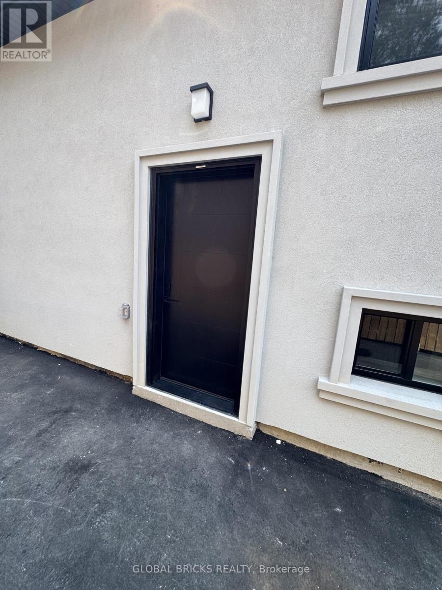 Unit 3- Lower - 101 Minerva Avenue, Toronto, Ontario  M1M 1V8 - Photo 11 - E13749714