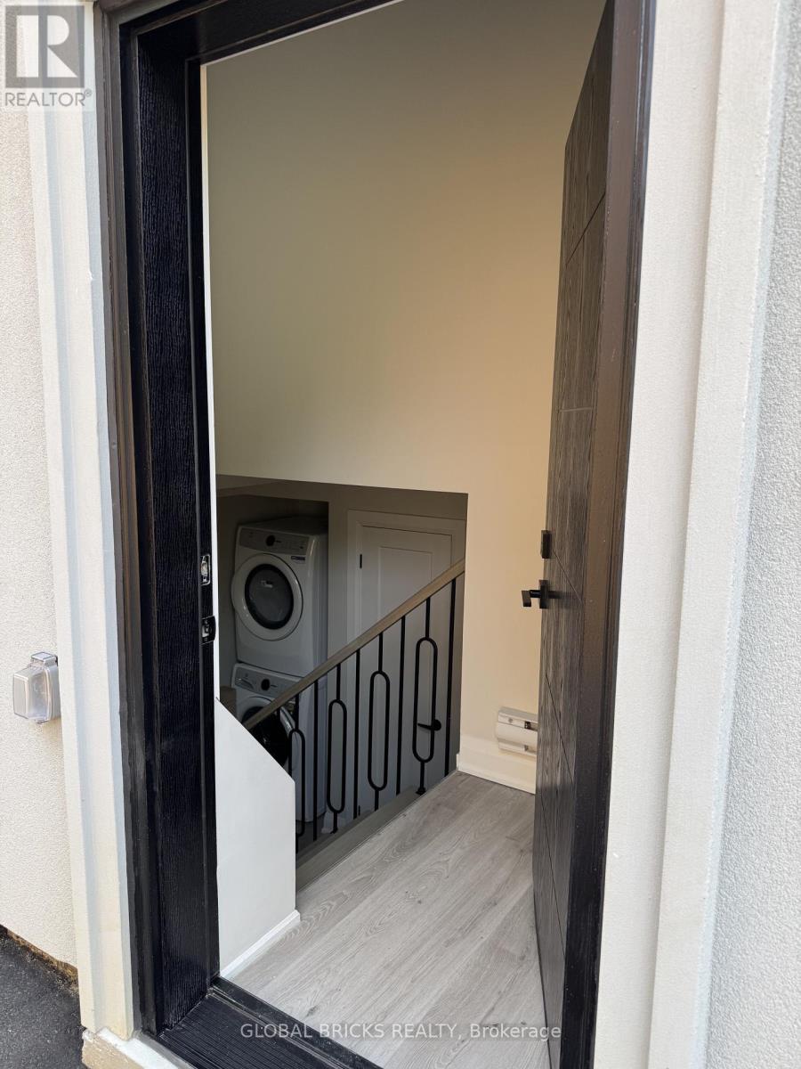Unit 3- Lower - 101 Minerva Avenue, Toronto, Ontario  M1M 1V8 - Photo 12 - E13749714