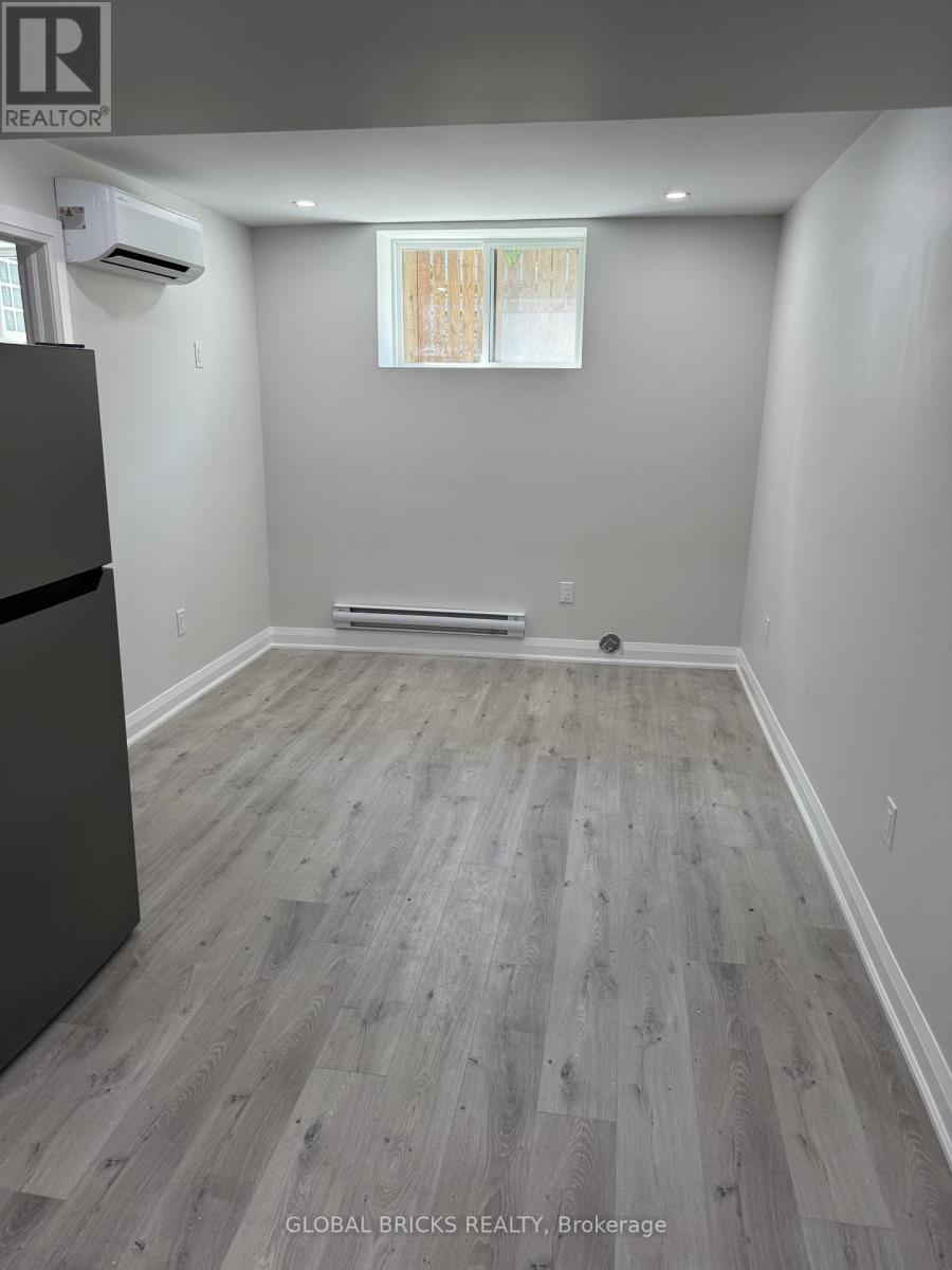 Unit 3- Lower - 101 Minerva Avenue, Toronto, Ontario  M1M 1V8 - Photo 16 - E13749714