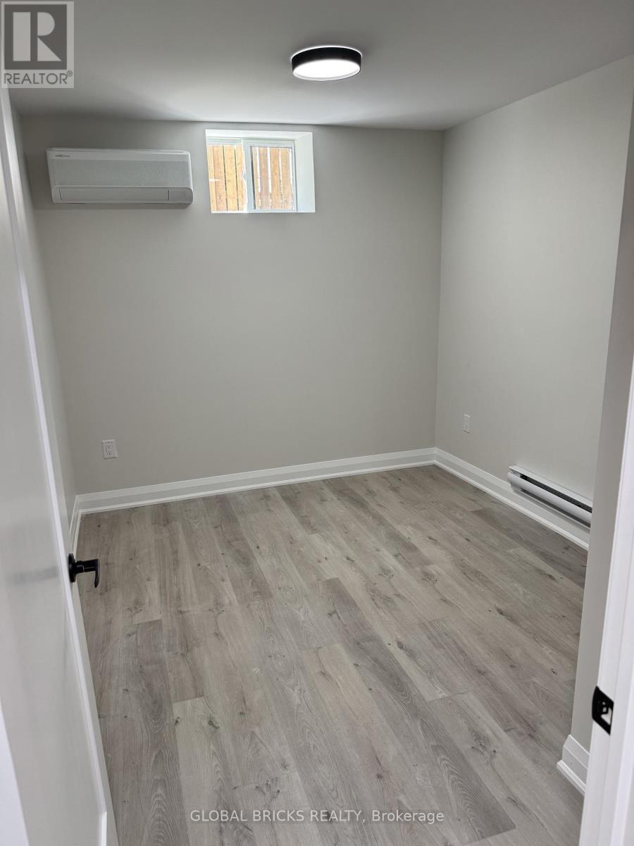 Unit 3- Lower - 101 Minerva Avenue, Toronto, Ontario  M1M 1V8 - Photo 17 - E13749714