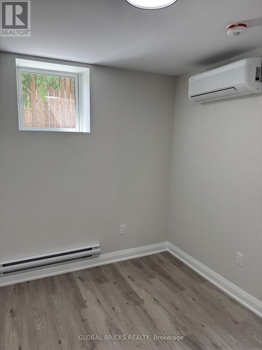 Unit 3- Lower - 101 Minerva Avenue, Toronto, Ontario  M1M 1V8 - Photo 20 - E13749714
