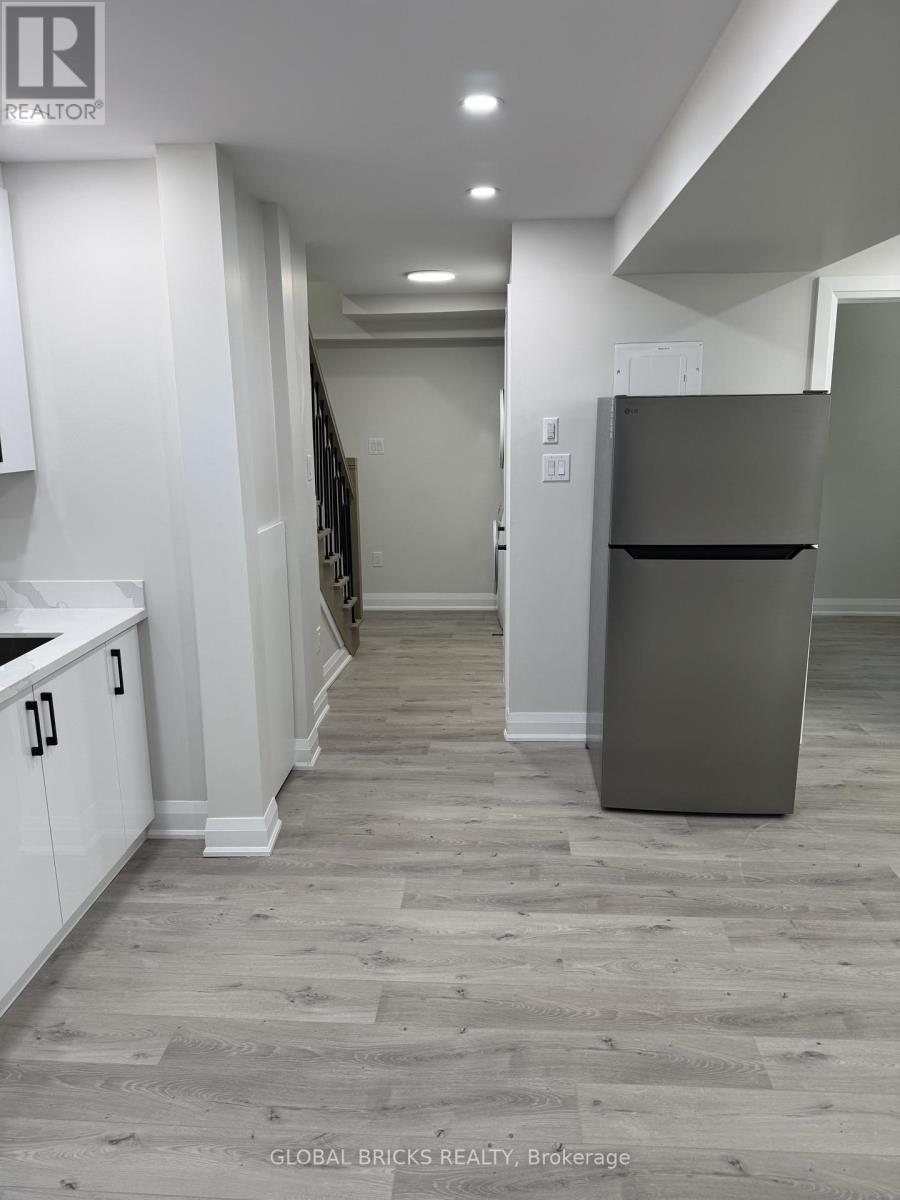 Unit 3- Lower - 101 Minerva Avenue, Toronto, Ontario  M1M 1V8 - Photo 24 - E13749714