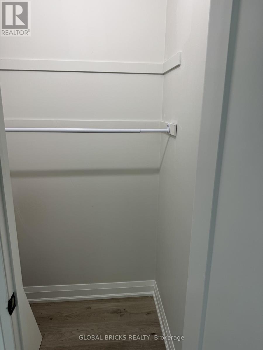 Unit 3- Lower - 101 Minerva Avenue, Toronto, Ontario  M1M 1V8 - Photo 9 - E13749714