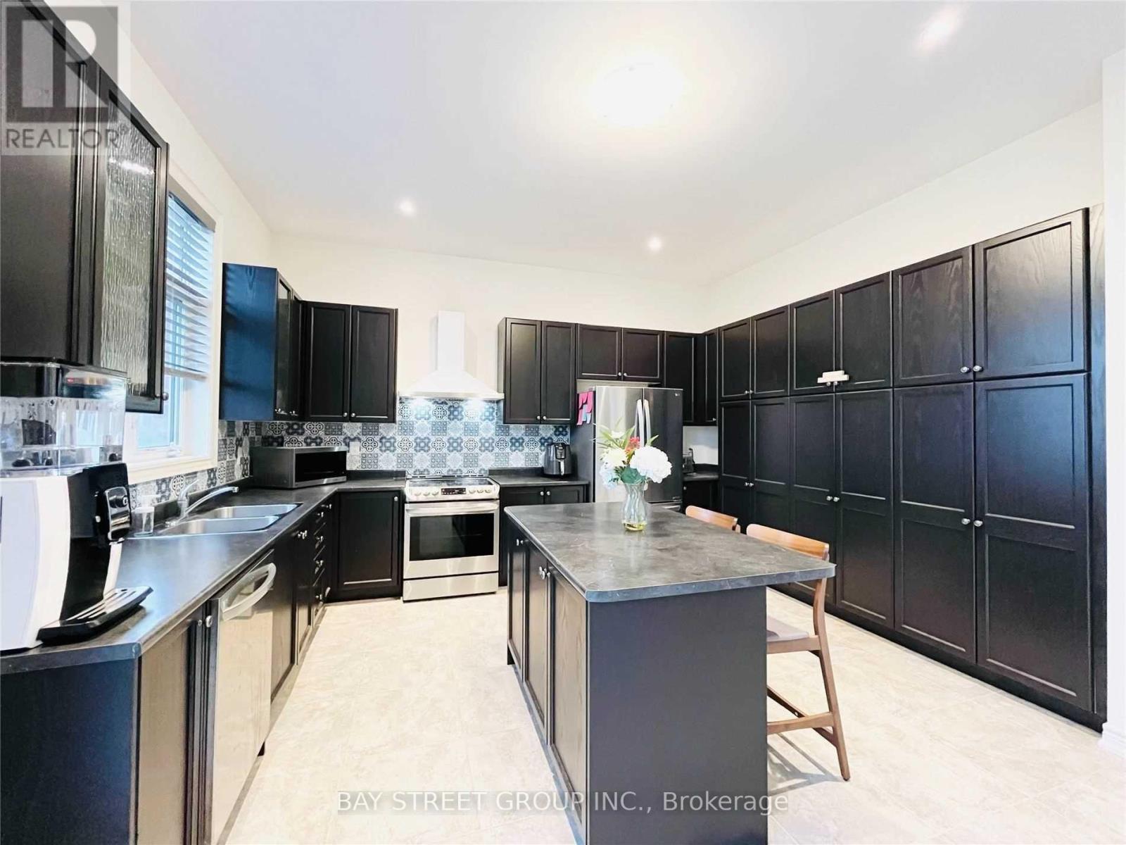 25 Mcisaac Drive, Springwater, Ontario  L9X 2A2 - Photo 21 - S13749658