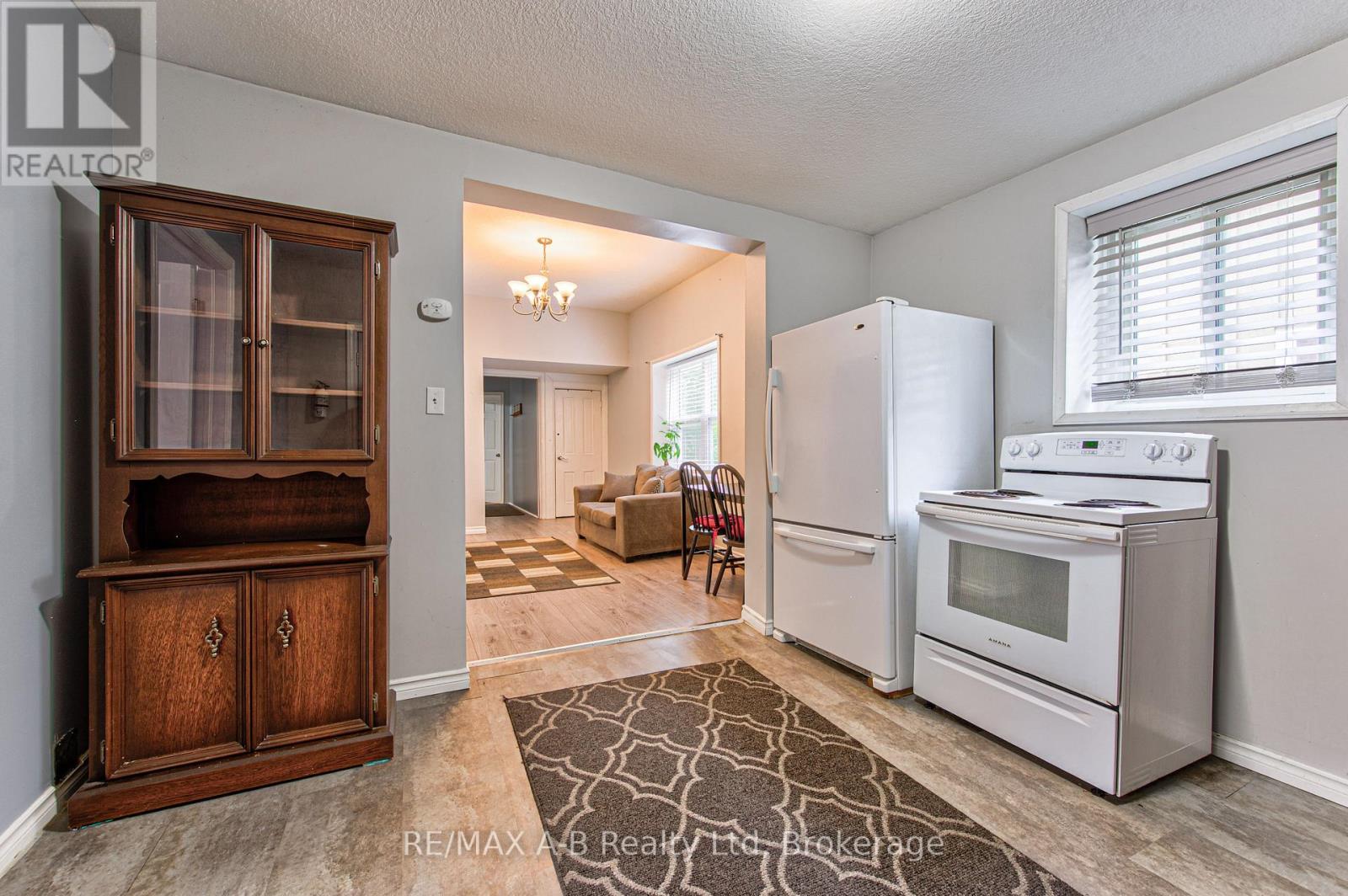 40 Douro Street, Stratford, Ontario  N5A 3R3 - Photo 11 - X13749664