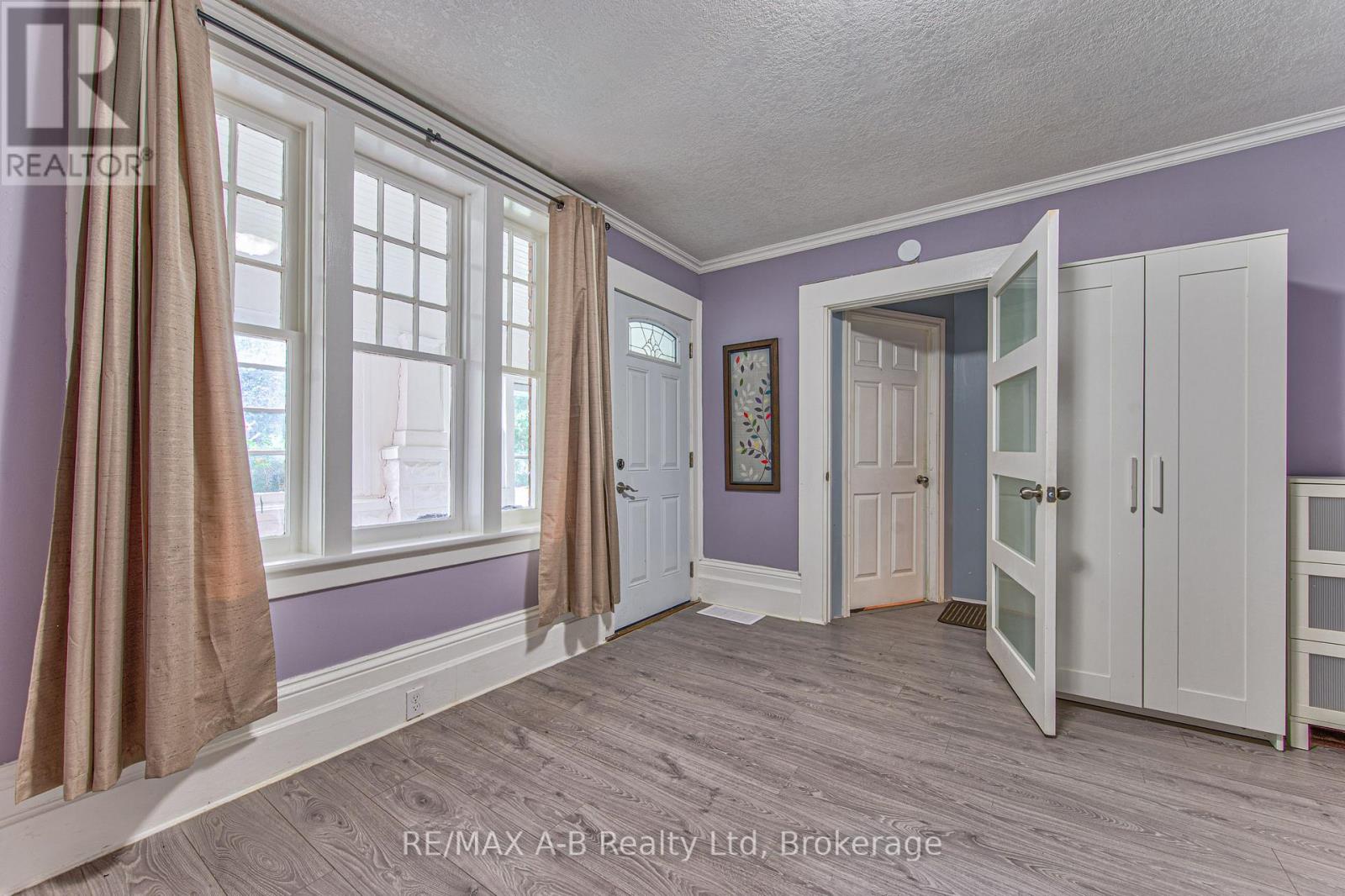40 Douro Street, Stratford, Ontario  N5A 3R3 - Photo 17 - X13749664