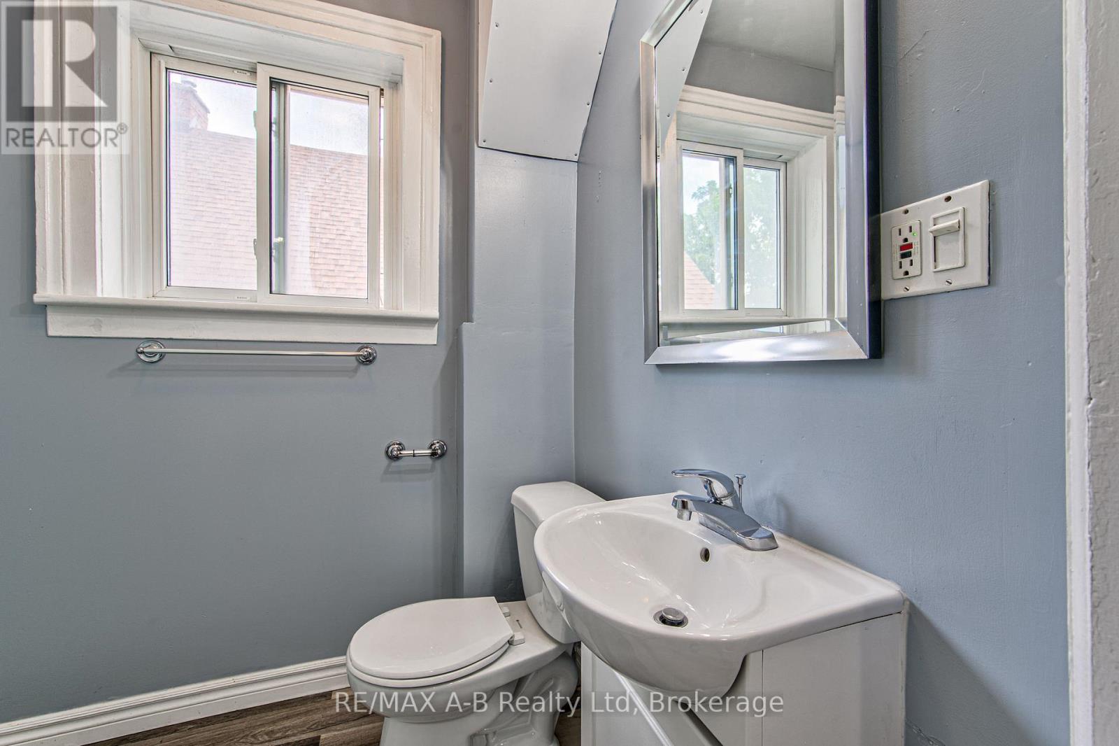 40 Douro Street, Stratford, Ontario  N5A 3R3 - Photo 25 - X13749664