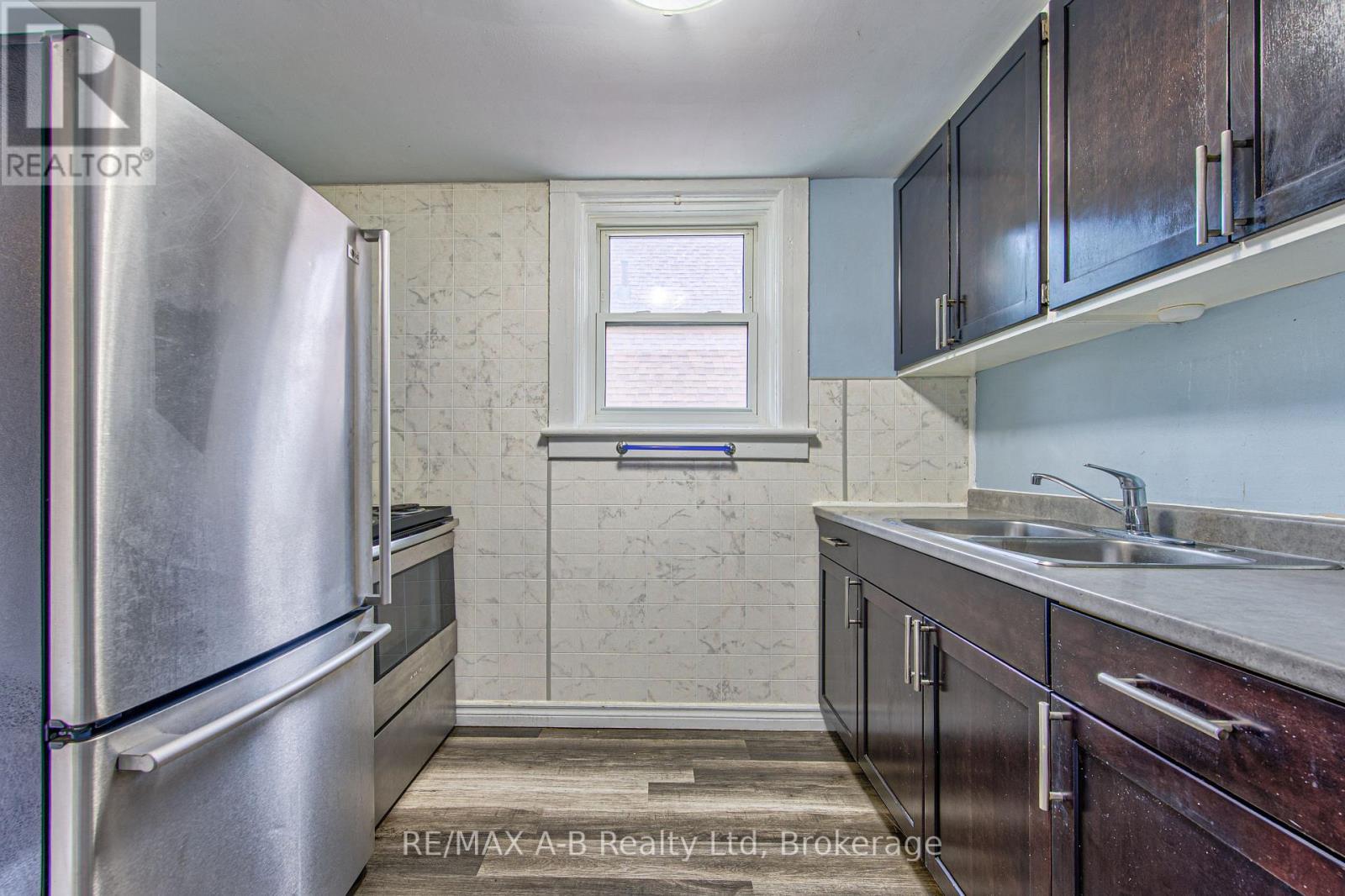 40 Douro Street, Stratford, Ontario  N5A 3R3 - Photo 29 - X13749664