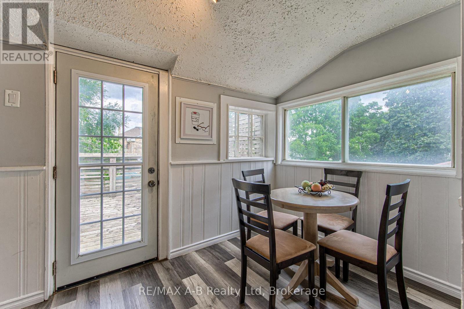 40 Douro Street, Stratford, Ontario  N5A 3R3 - Photo 31 - X13749664