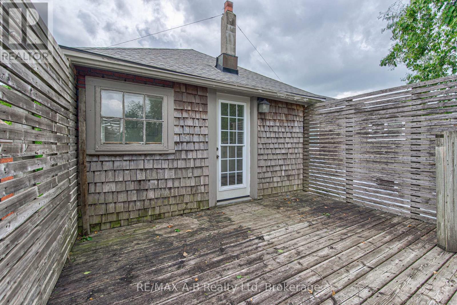 40 Douro Street, Stratford, Ontario  N5A 3R3 - Photo 33 - X13749664