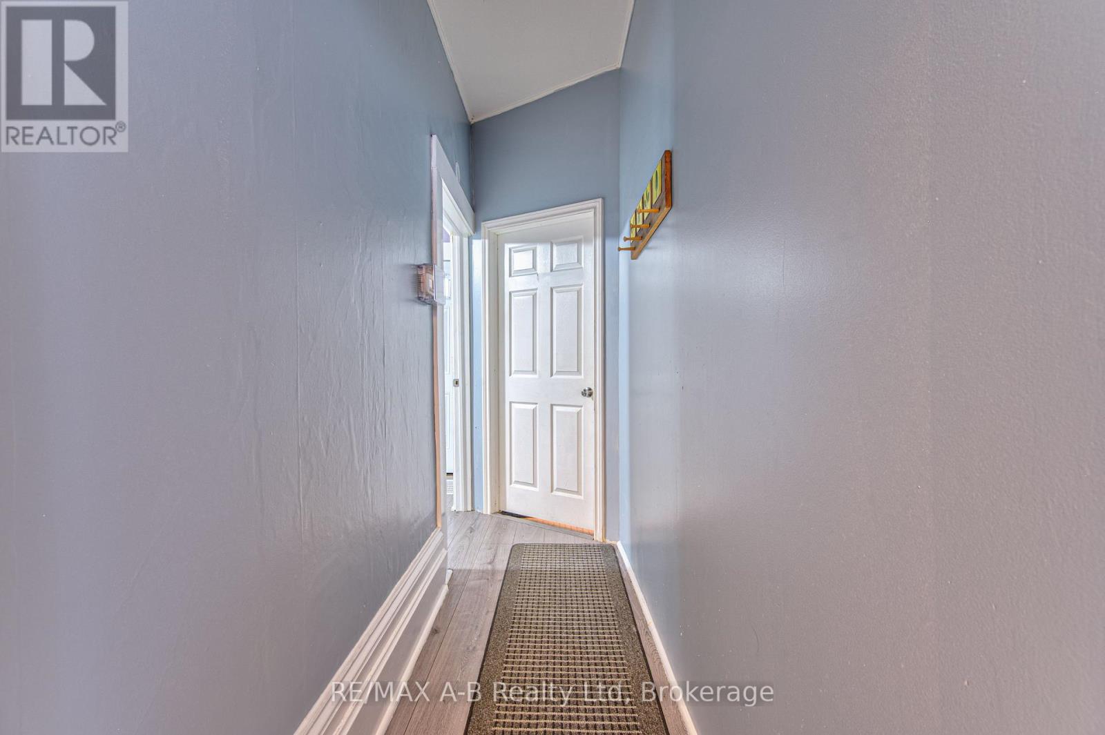 40 Douro Street, Stratford, Ontario  N5A 3R3 - Photo 7 - X13749664