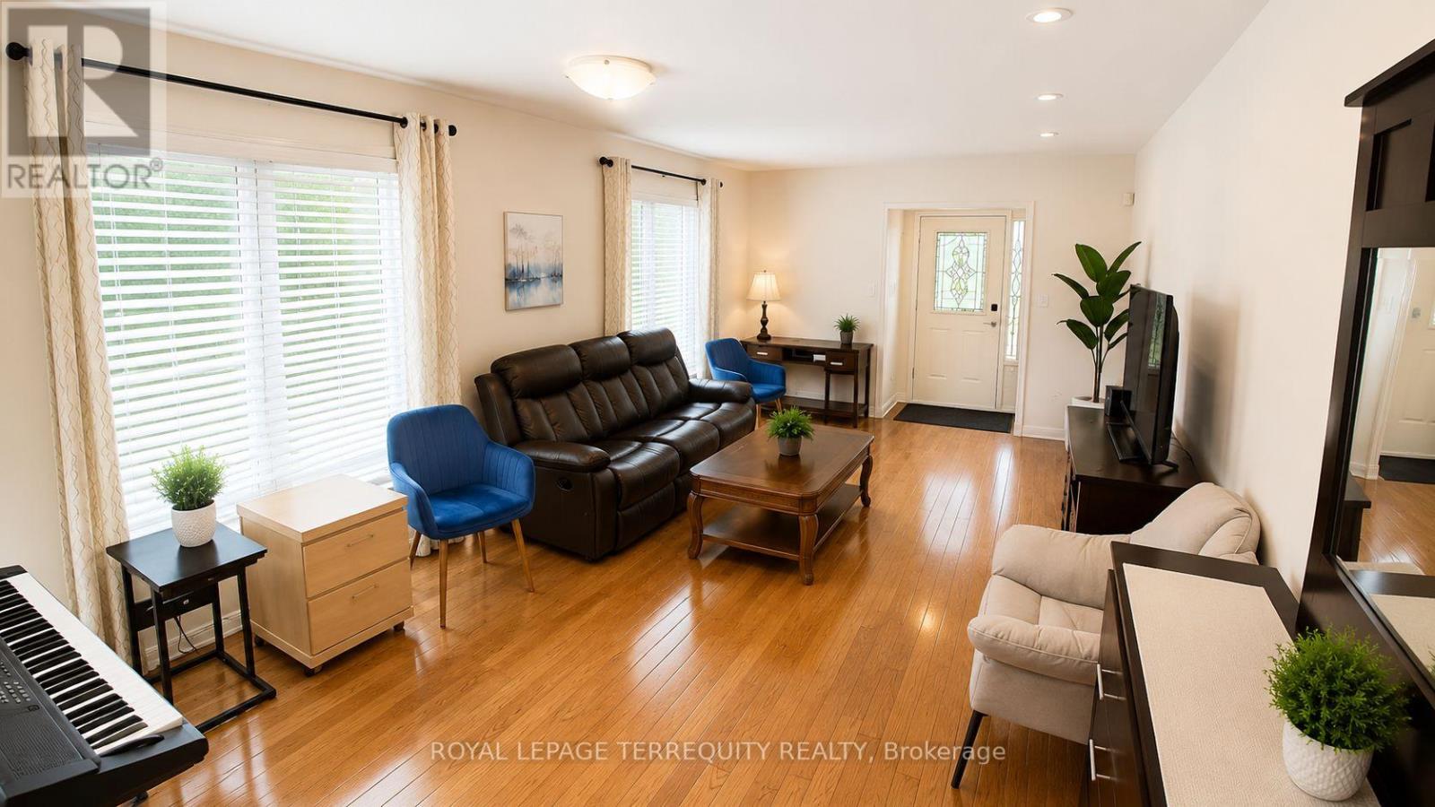 2223 Jillian Lane, Oakville, Ontario  L6M 0G7 - Photo 9 - W13749656