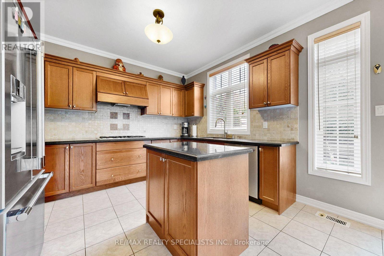 1239 Fox Crescent, Milton, Ontario  L9T 0S7 - Photo 11 - W13749700