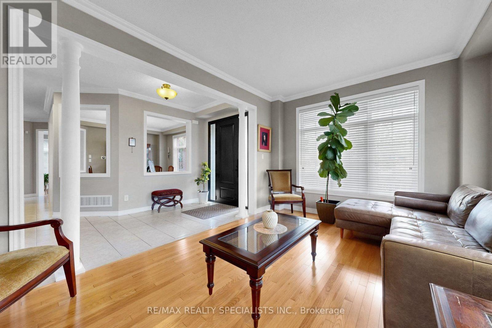 1239 Fox Crescent, Milton, Ontario  L9T 0S7 - Photo 4 - W13749700