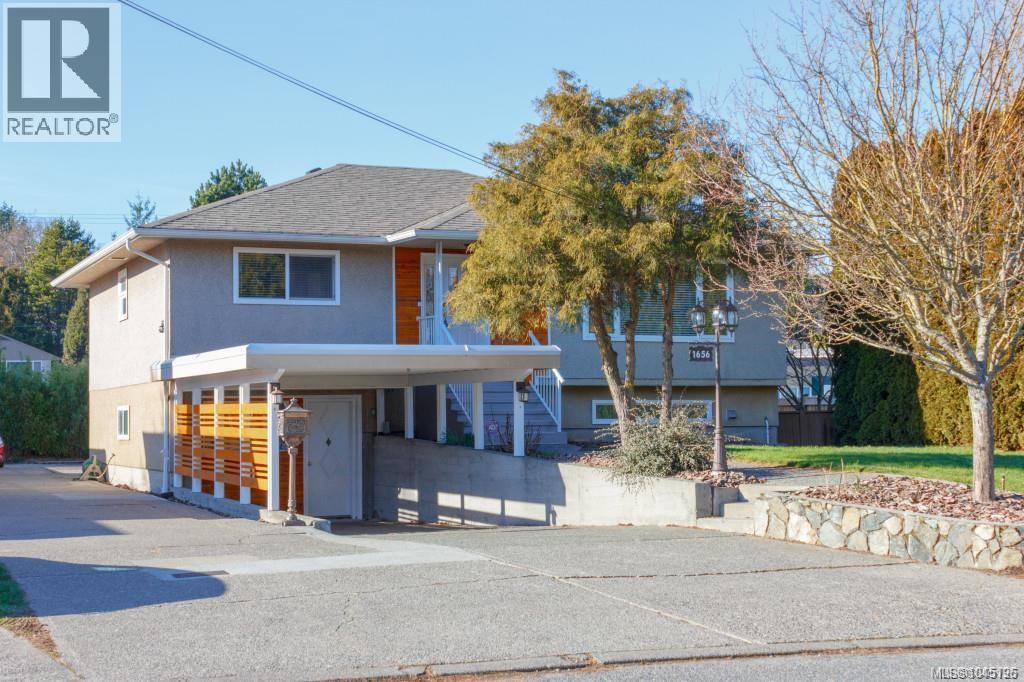 1656 Stanhope Pl, Saanich, British Columbia