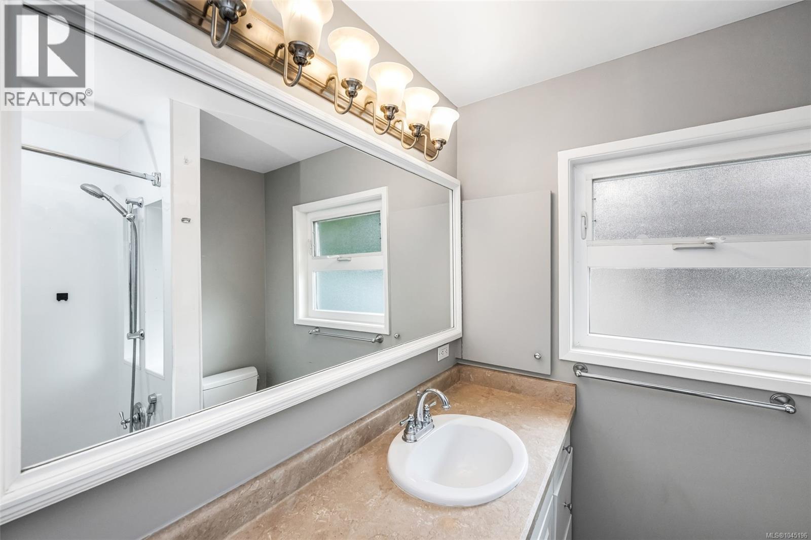 1656 Stanhope Pl, Saanich, British Columbia  V8P 1Y1 - Photo 19 - 1045196