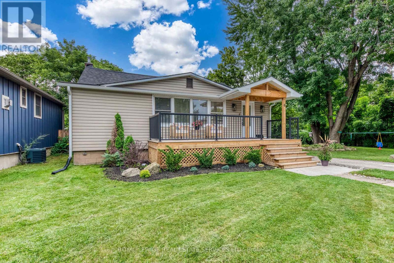 6 Rembe Avenue, Hamilton, Ontario  L8H 7G6 - Photo 2 - X13749696