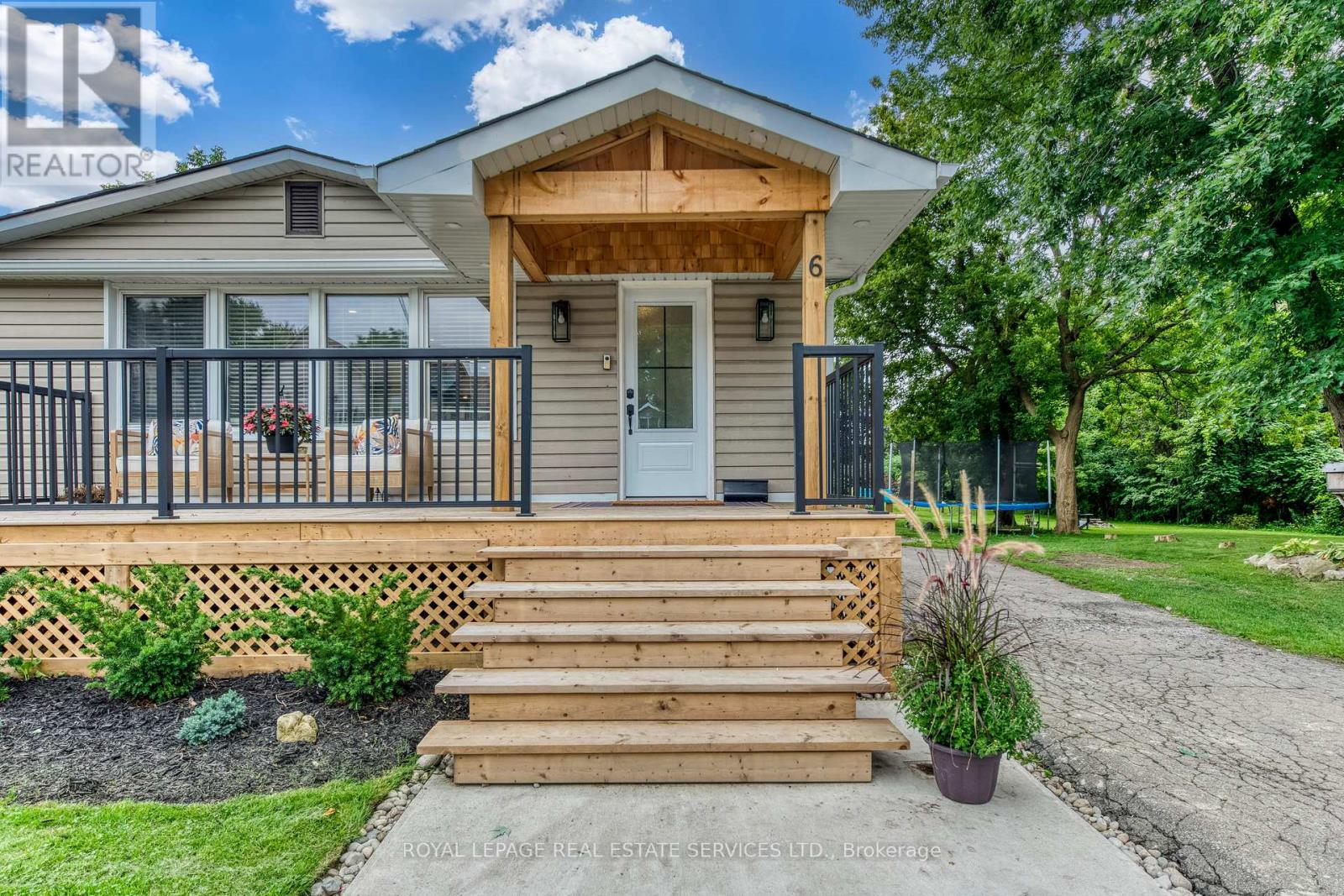 6 Rembe Avenue, Hamilton, Ontario  L8H 7G6 - Photo 3 - X13749696