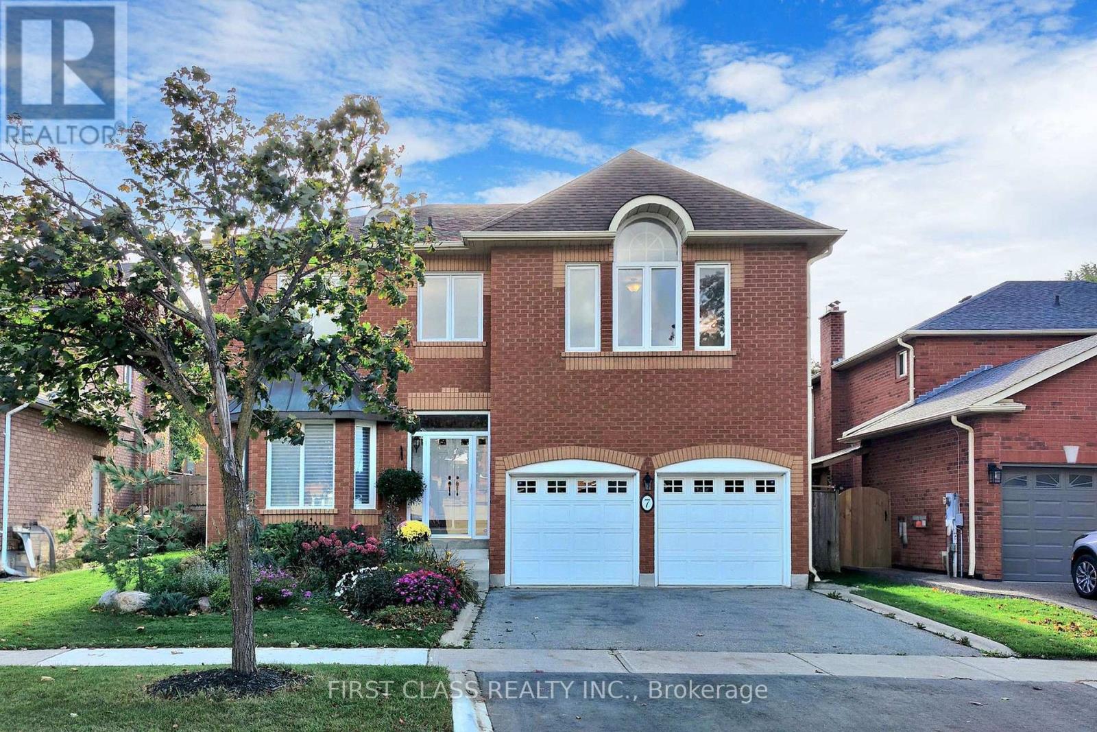 7 KENPARK AVENUE, Brampton, Ontario