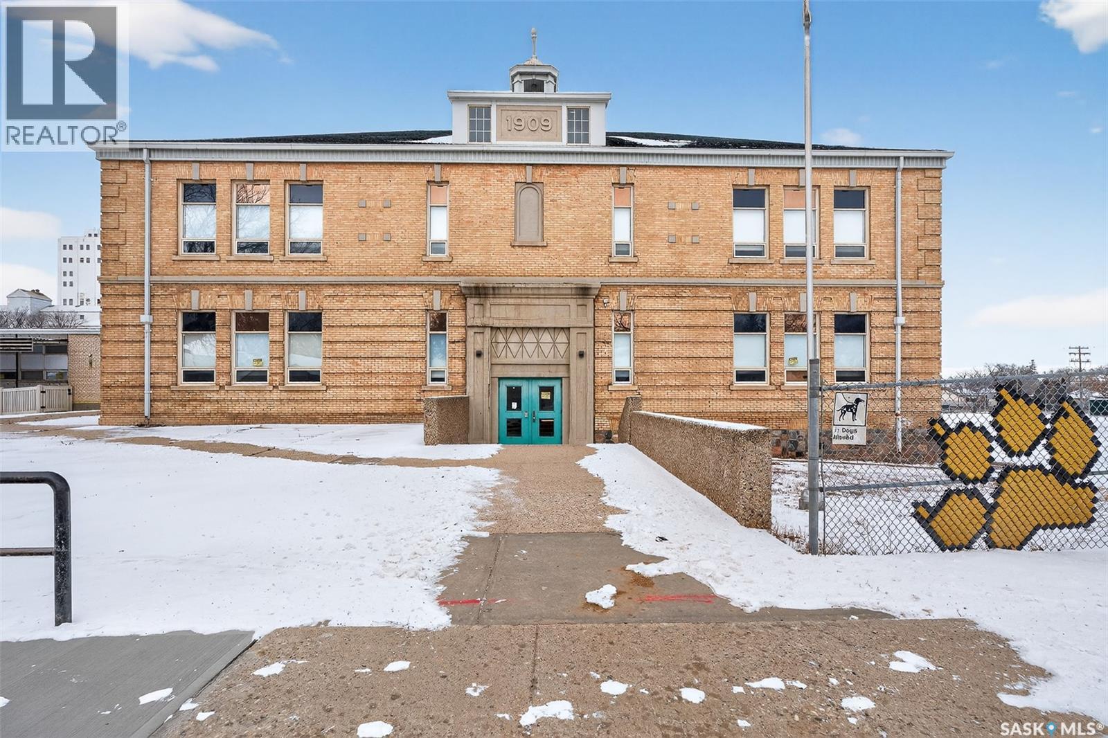 500 Coteau Street W, Moose Jaw, Saskatchewan  S6H 5E4 - Photo 3 - SK047658