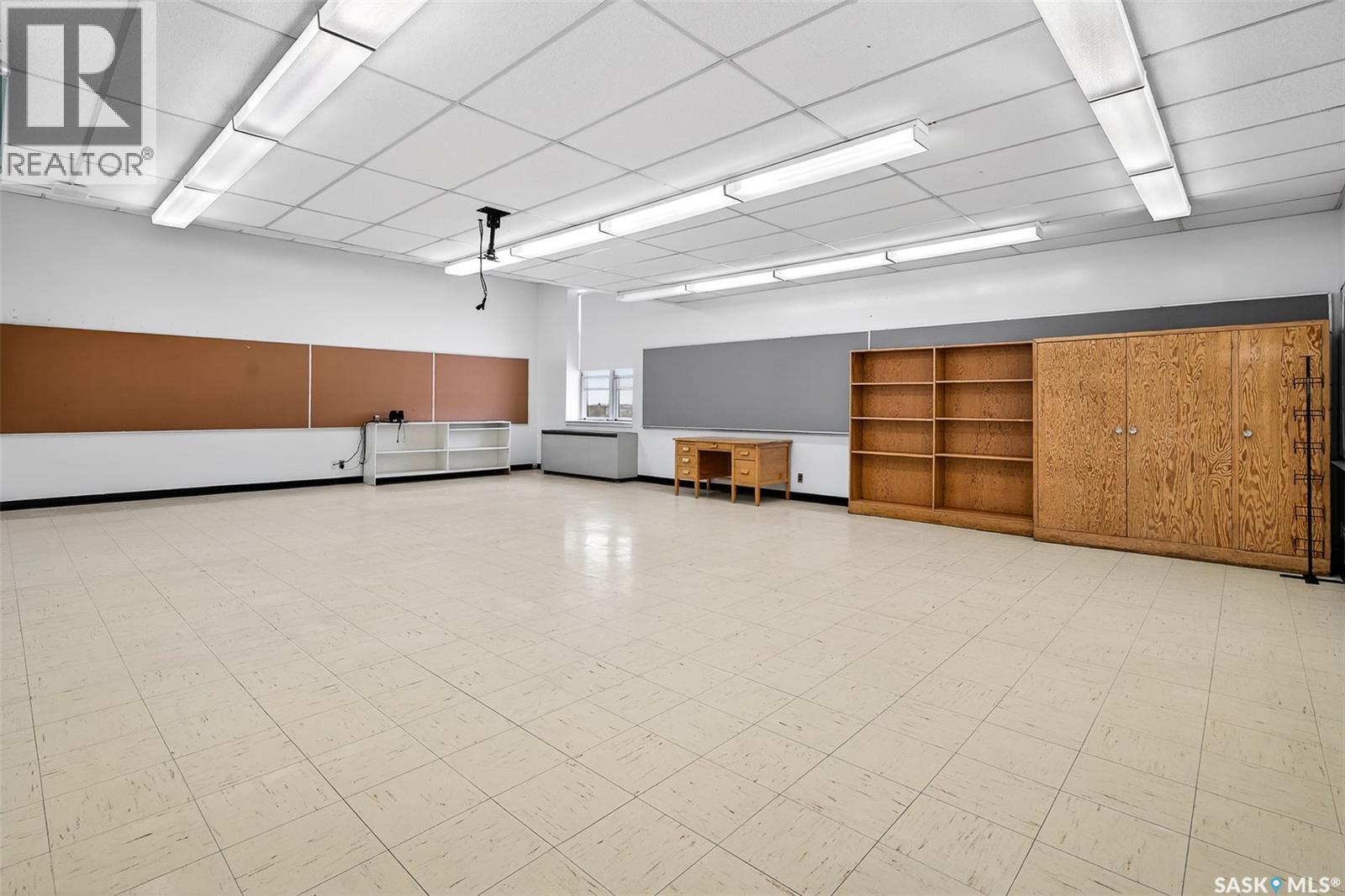 500 Coteau Street W, Moose Jaw, Saskatchewan  S6H 5E4 - Photo 37 - SK047658