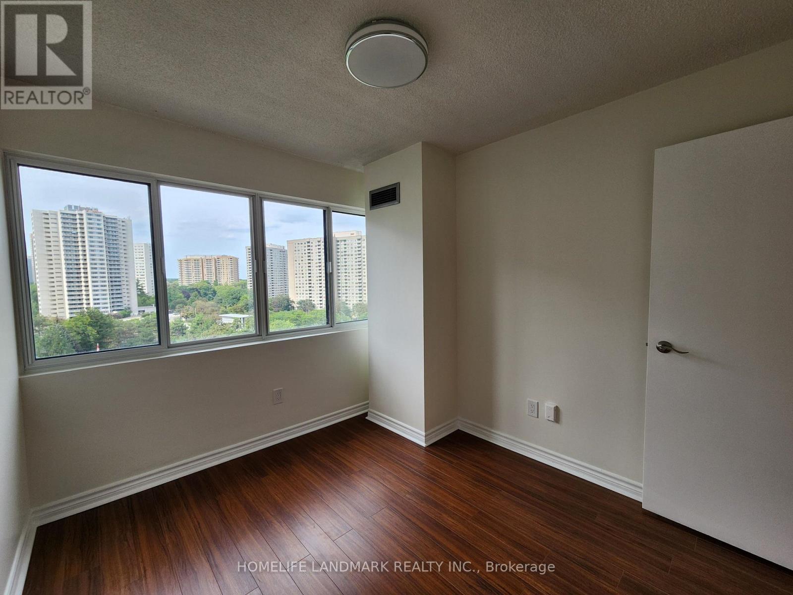 910 - 50 Elm Drive E, Mississauga, Ontario  L5A 3X2 - Photo 19 - W13748282