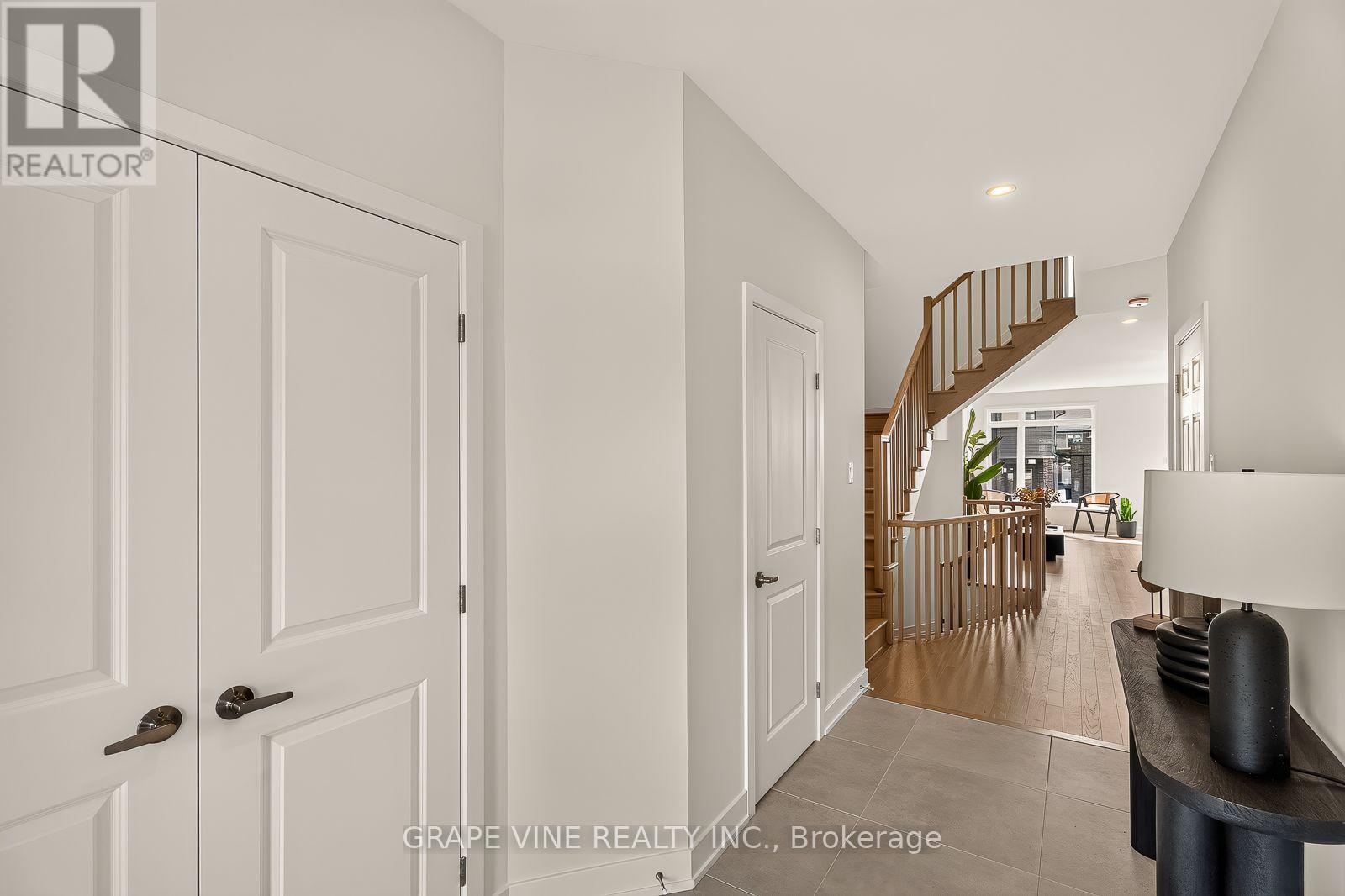 451 Haresfield Court, Ottawa, Ontario  K4M 0B6 - Photo 6 - X13749726
