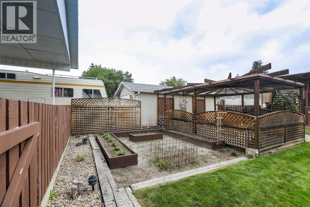 625 10 Street N, Lethbridge, Alberta T1H 2E1 - Photo 10 - A2343042