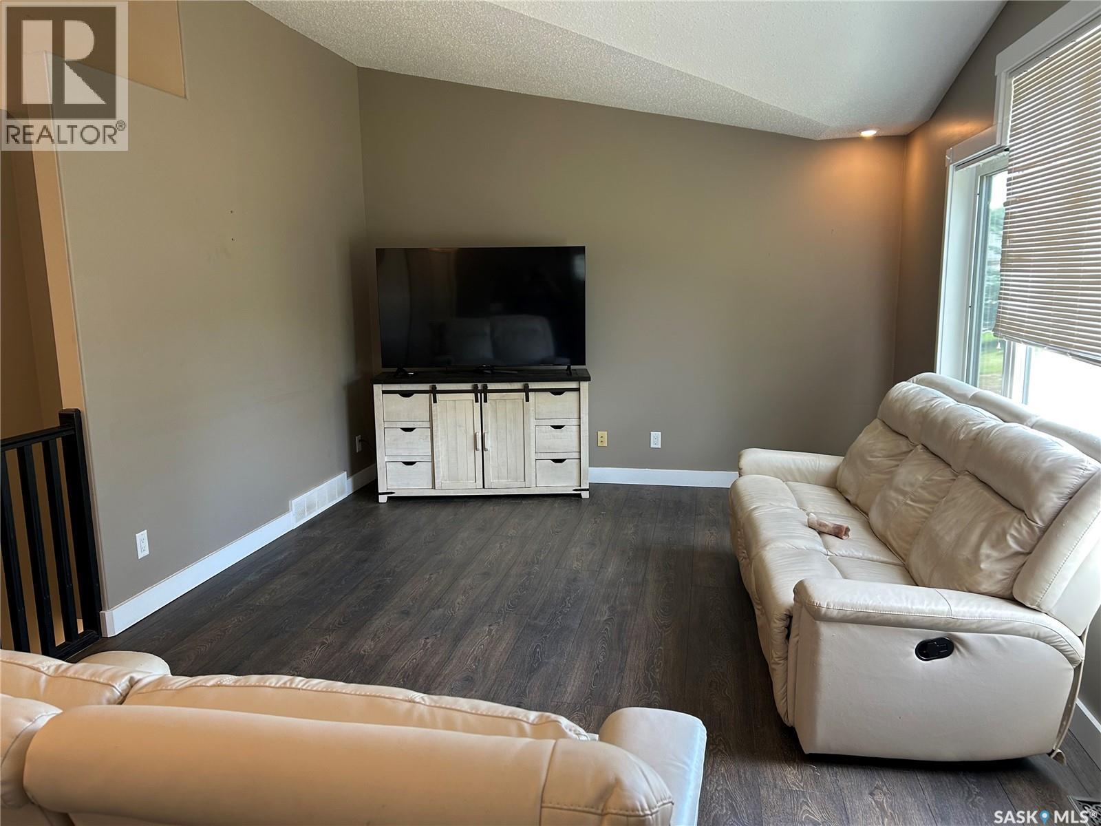 1260 Tatanka Drive, South Lake, Saskatchewan  S6H 5G1 - Photo 15 - SK047659